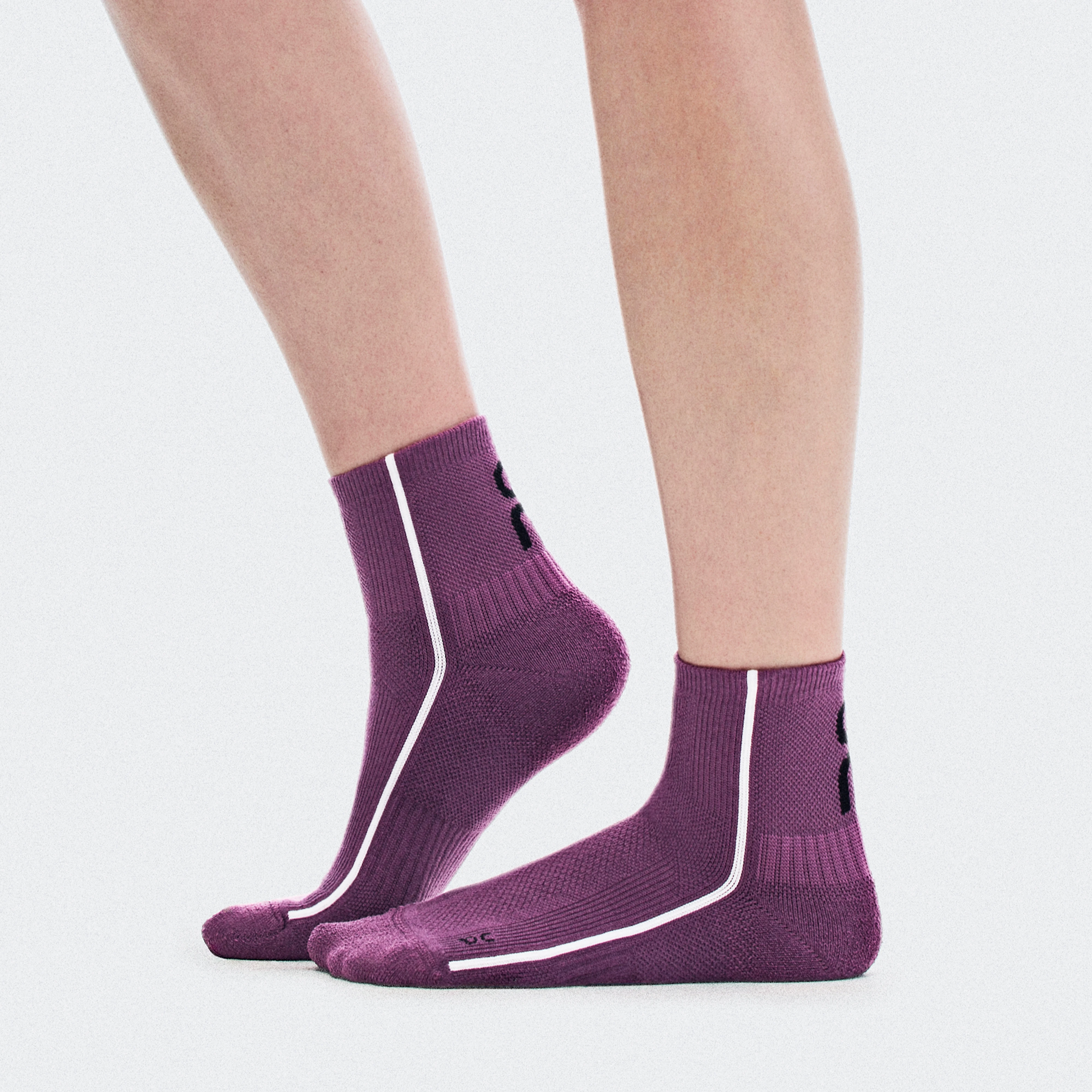 On Court Sock Mid Cassis & White Unisexe – Tennis haute performance, amorti, respirabilité Chaussettes