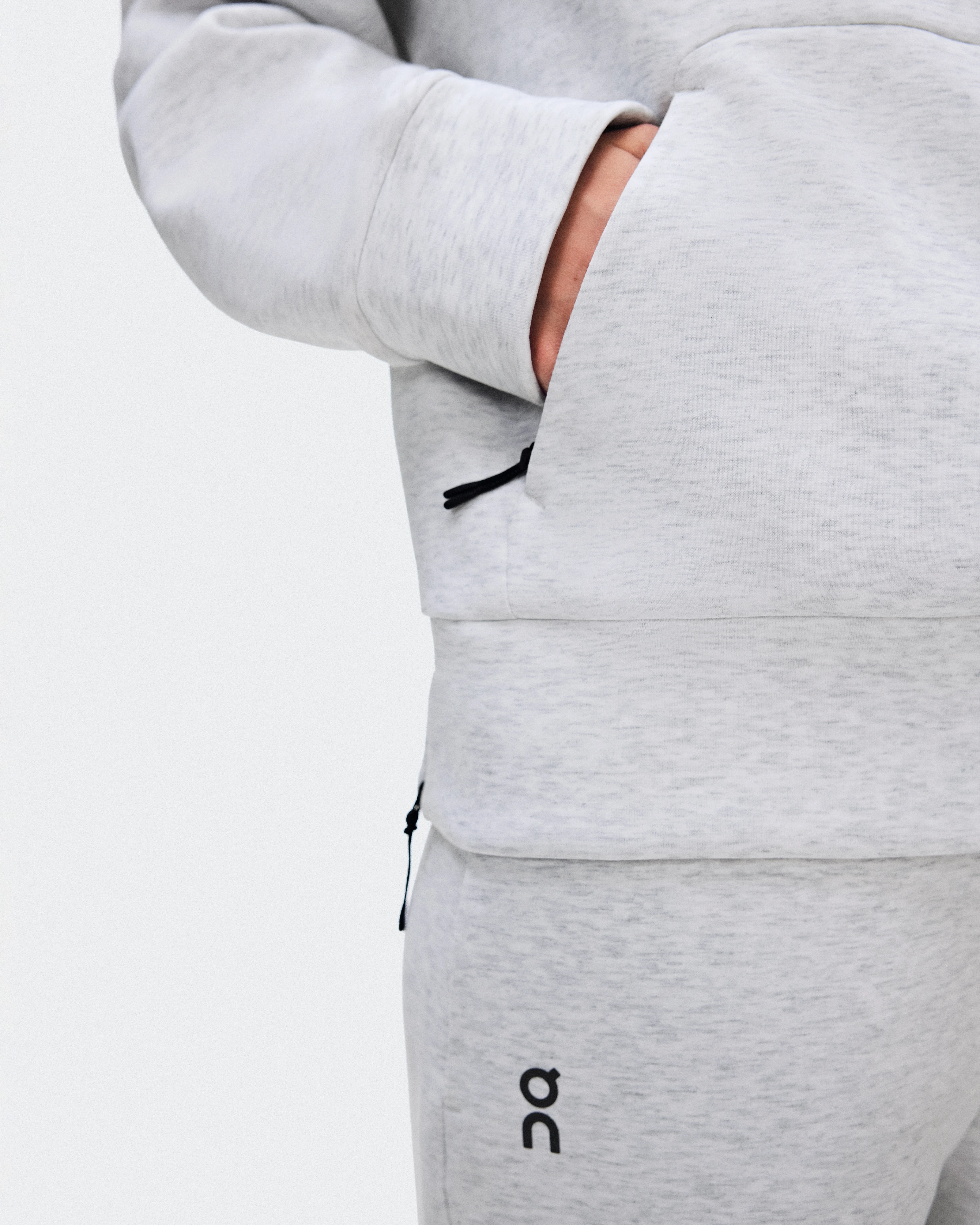 On Focus Tech Hoodie Crater Femme Sweats à capuche et sweats