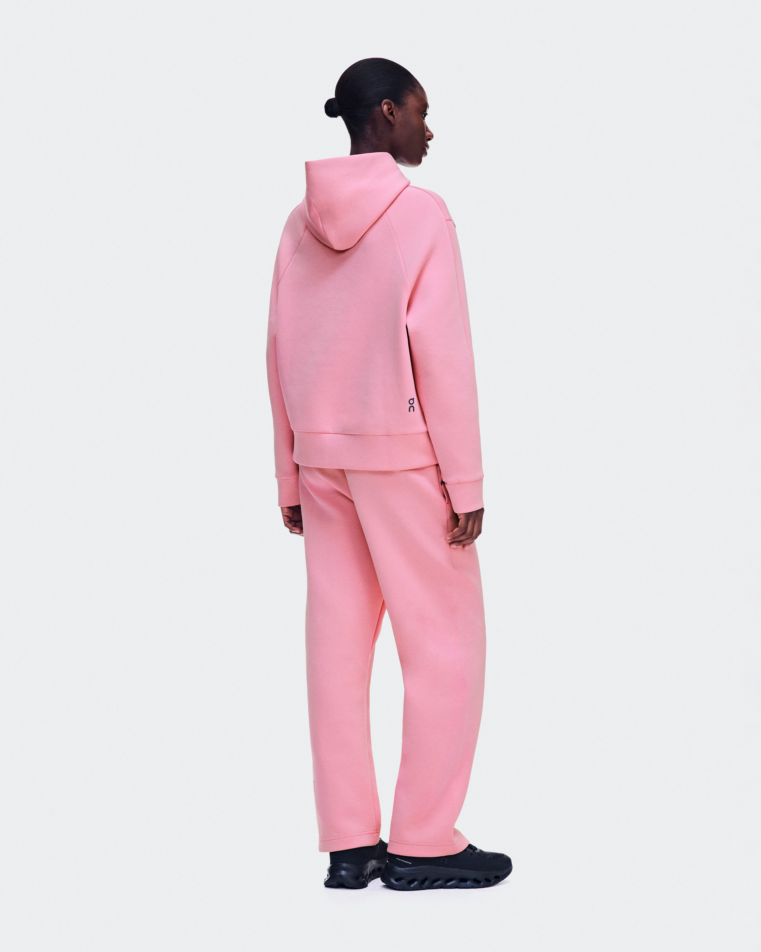 On Focus Tech Hoodie Magnolia Femme Sweats à capuche et sweats