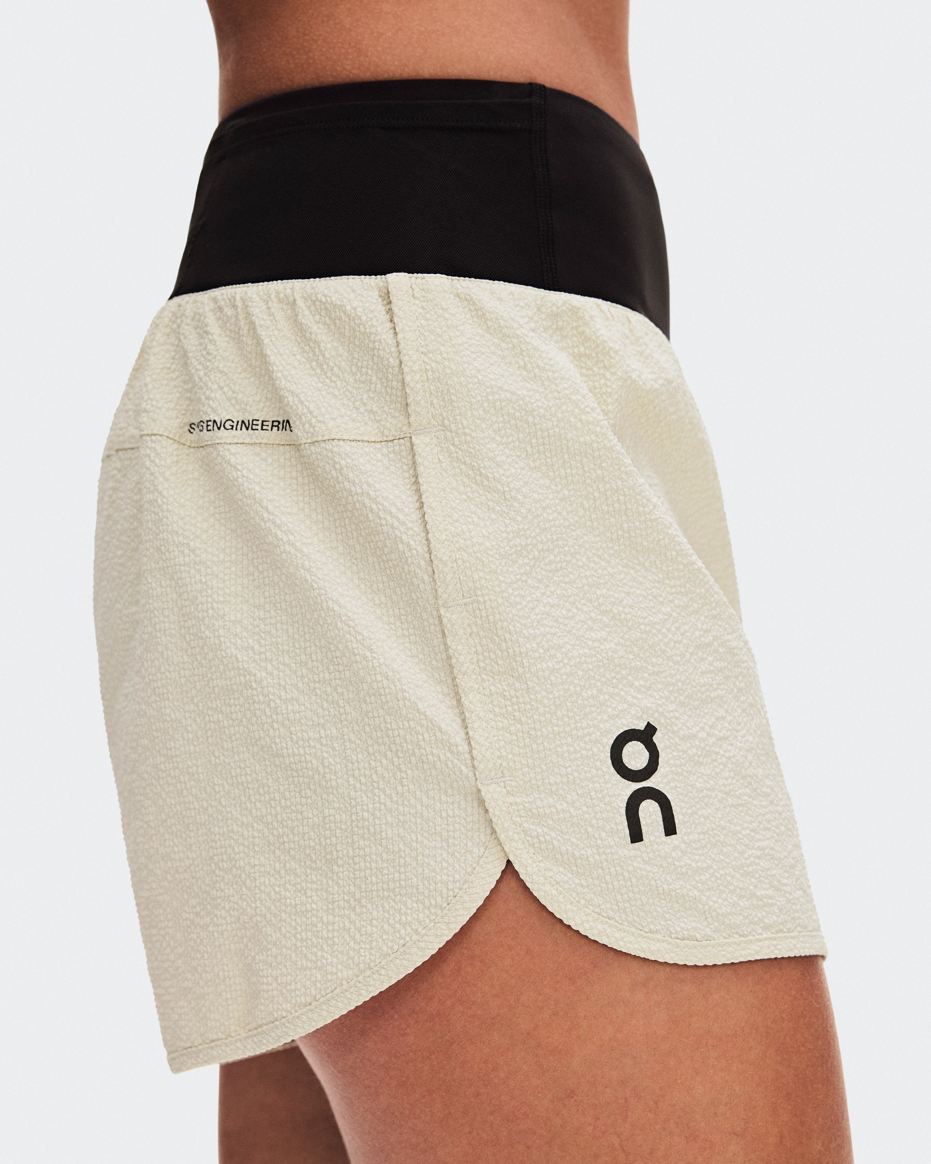 On Performance Volt Shorts Hare Femme Shorts