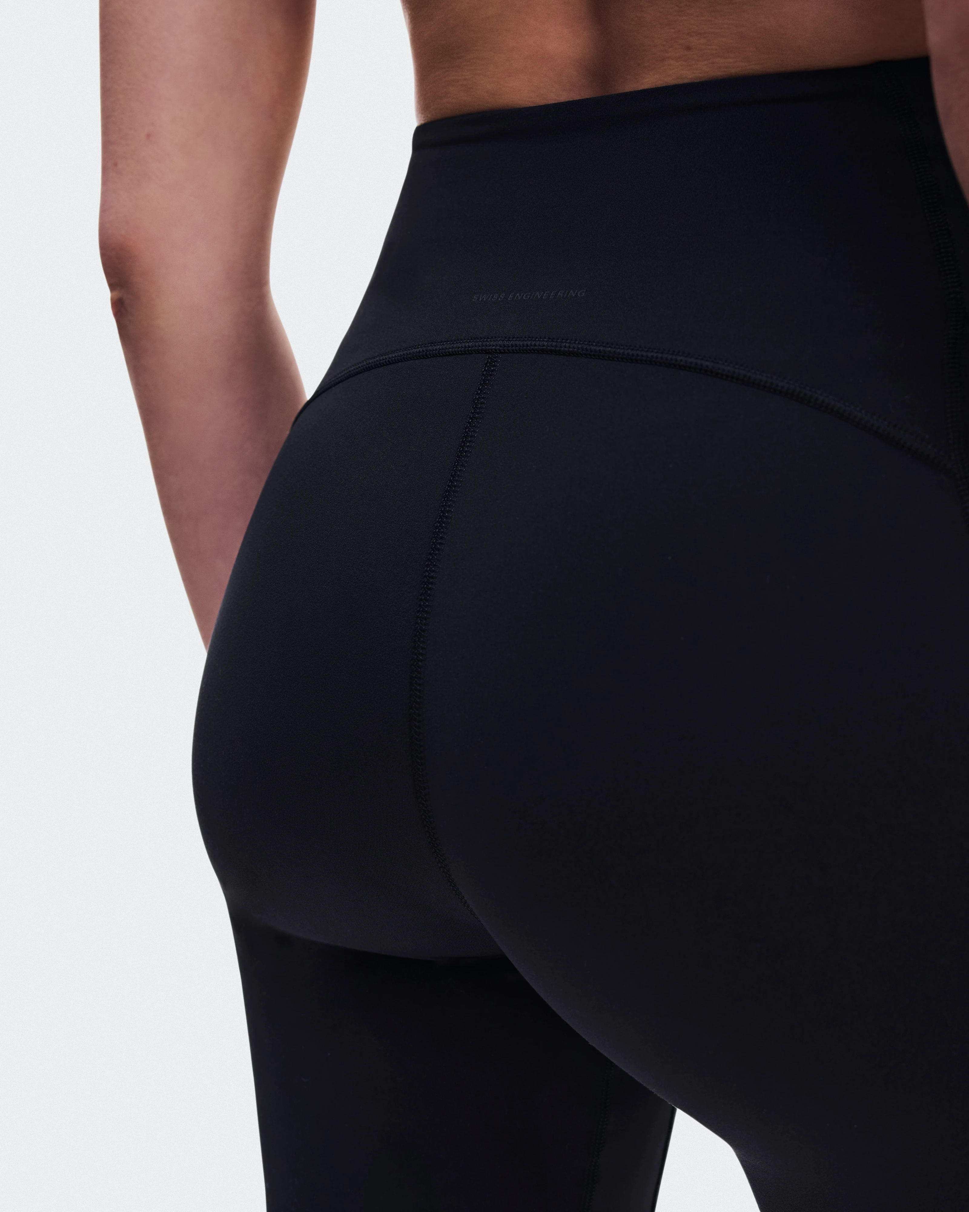 On Studio Leggings Short Black Femme Leggings