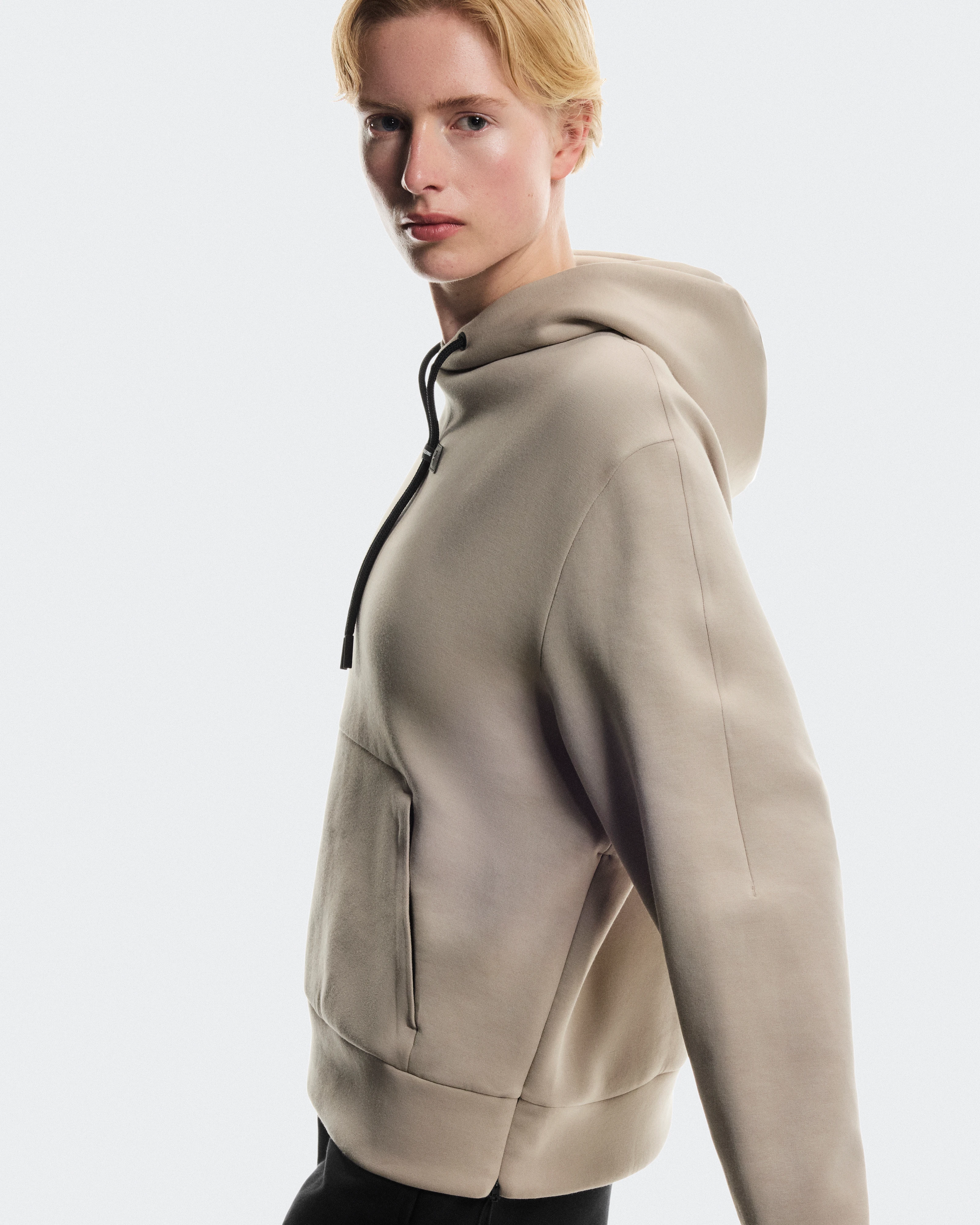 On Focus Tech Hoodie Desert Femme Sweats à capuche et sweats