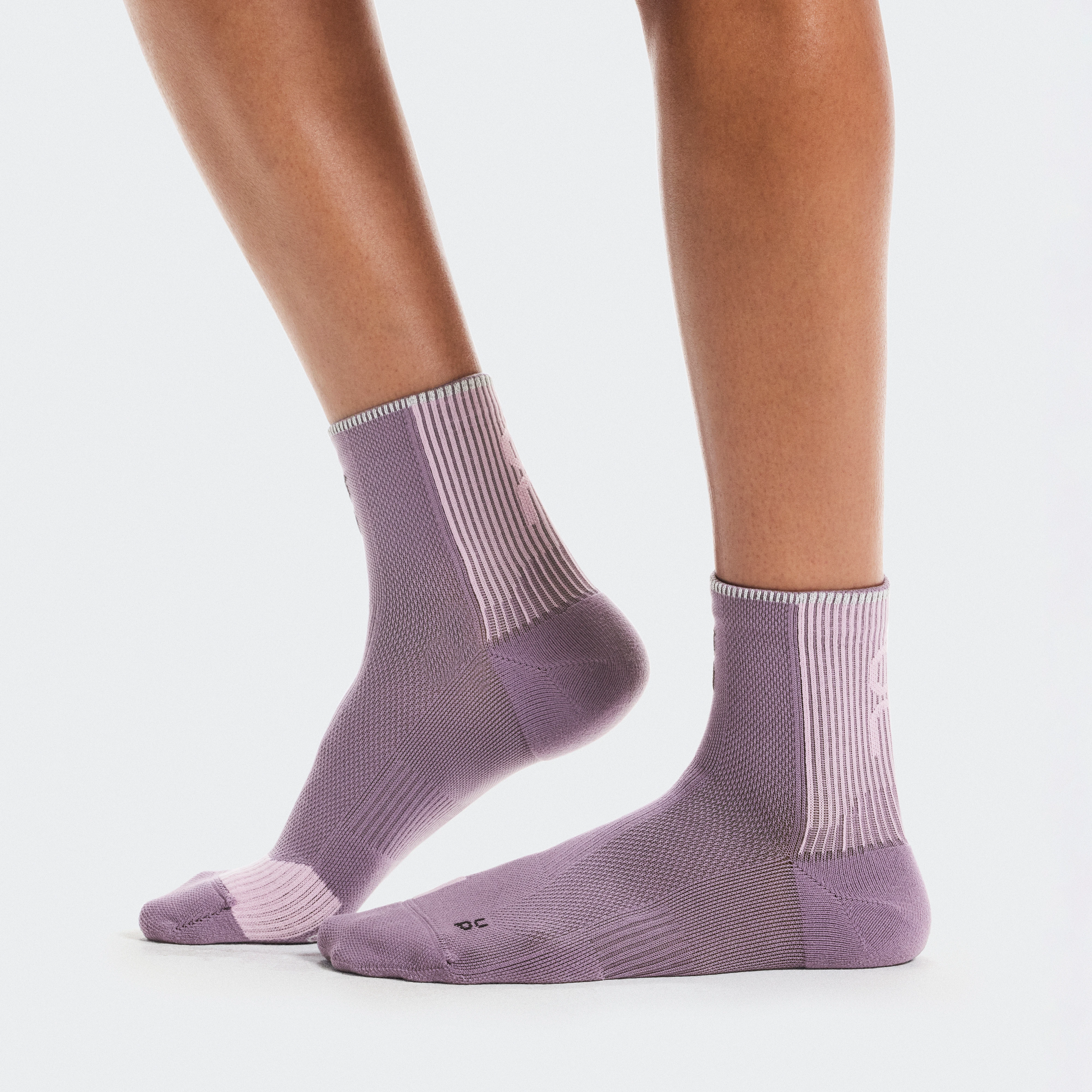On Performance Run Sock Mid Dewberry & Sakura Unisexe – Running haute performance, respirabilité, amorti Chaussettes