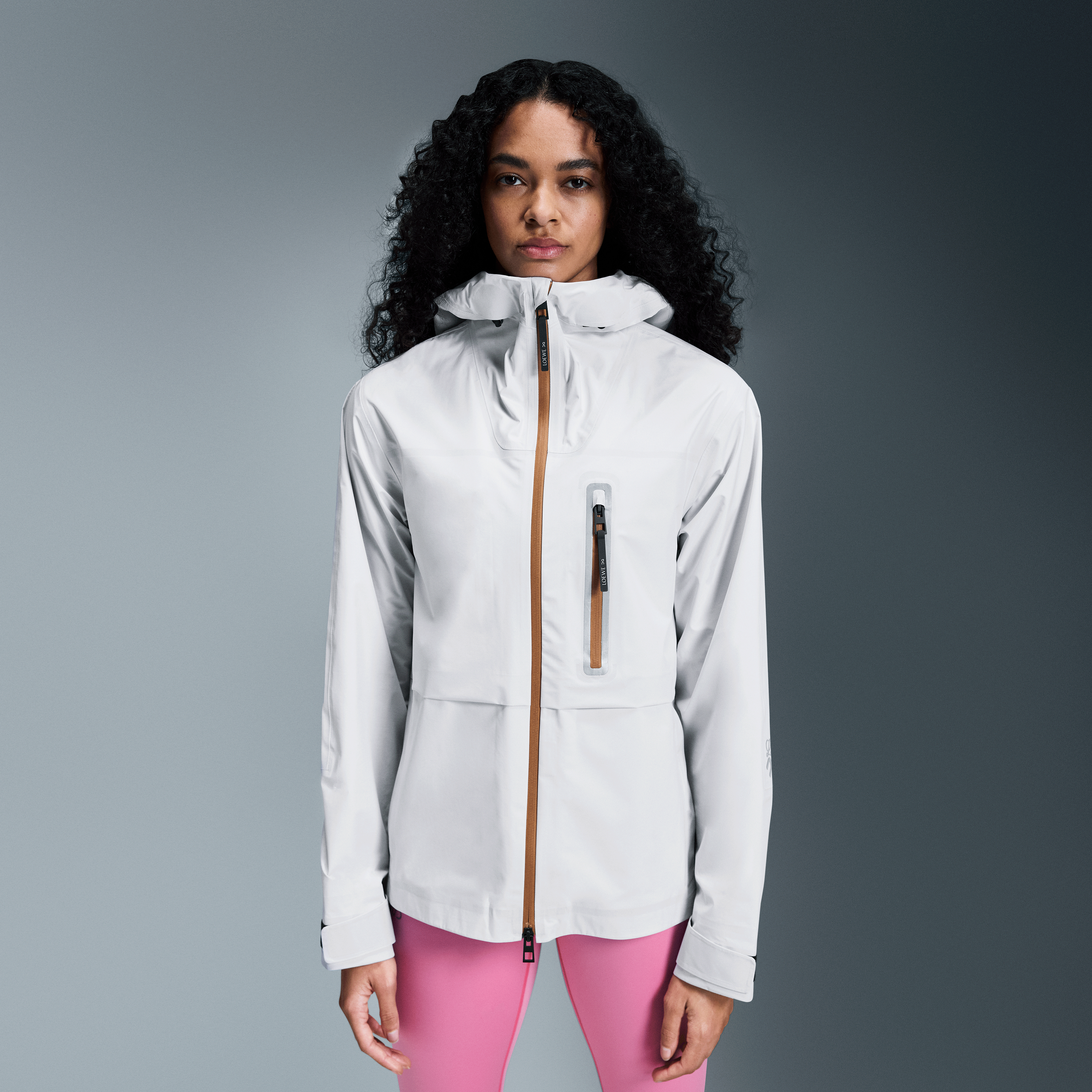 On Storm Jacket LOEWE White Femme – Imperméable, édition limitée, LOEWE × On Vestes