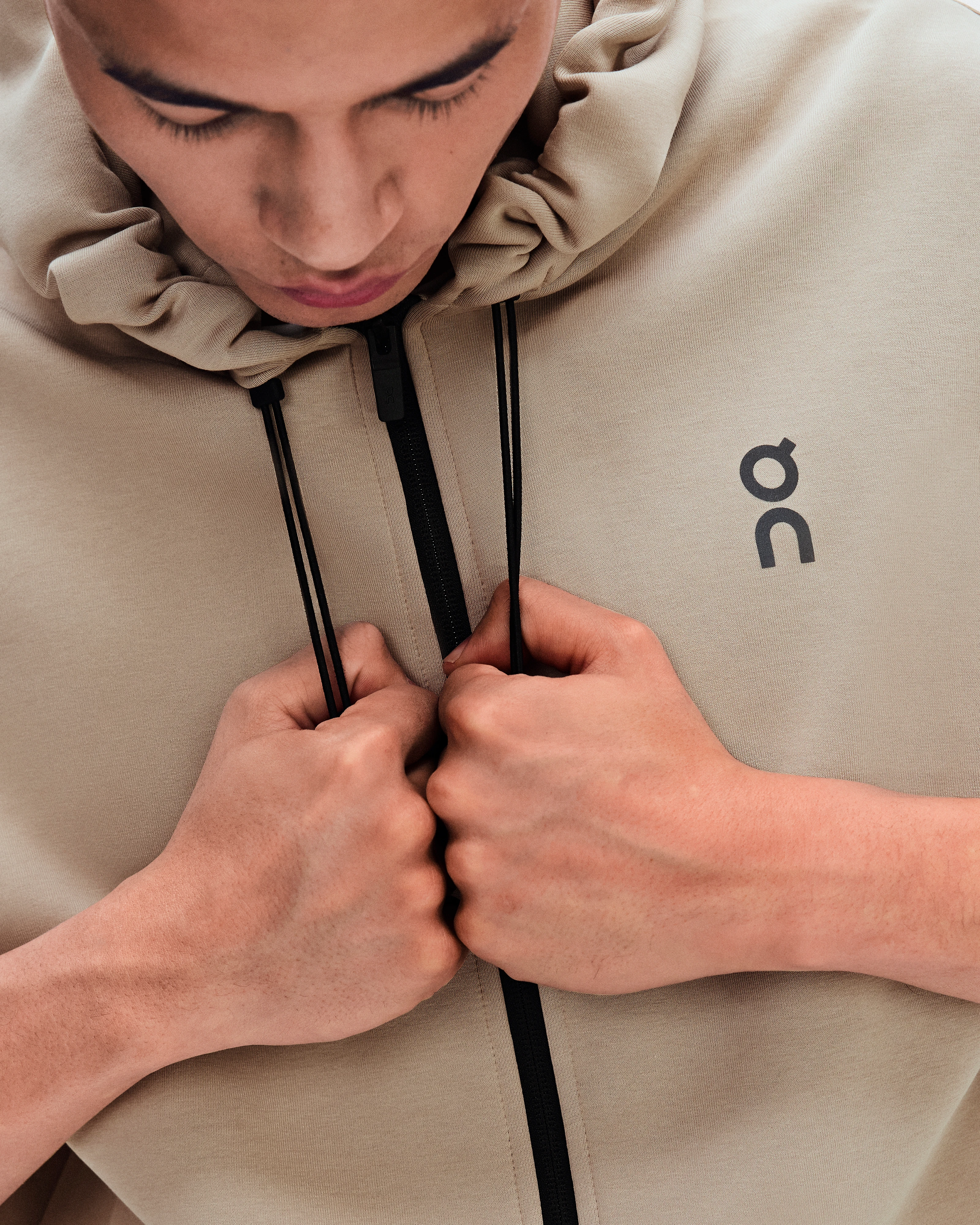 On Focus Tech Zip Hoodie Desert Homme Sweats à capuche et sweats