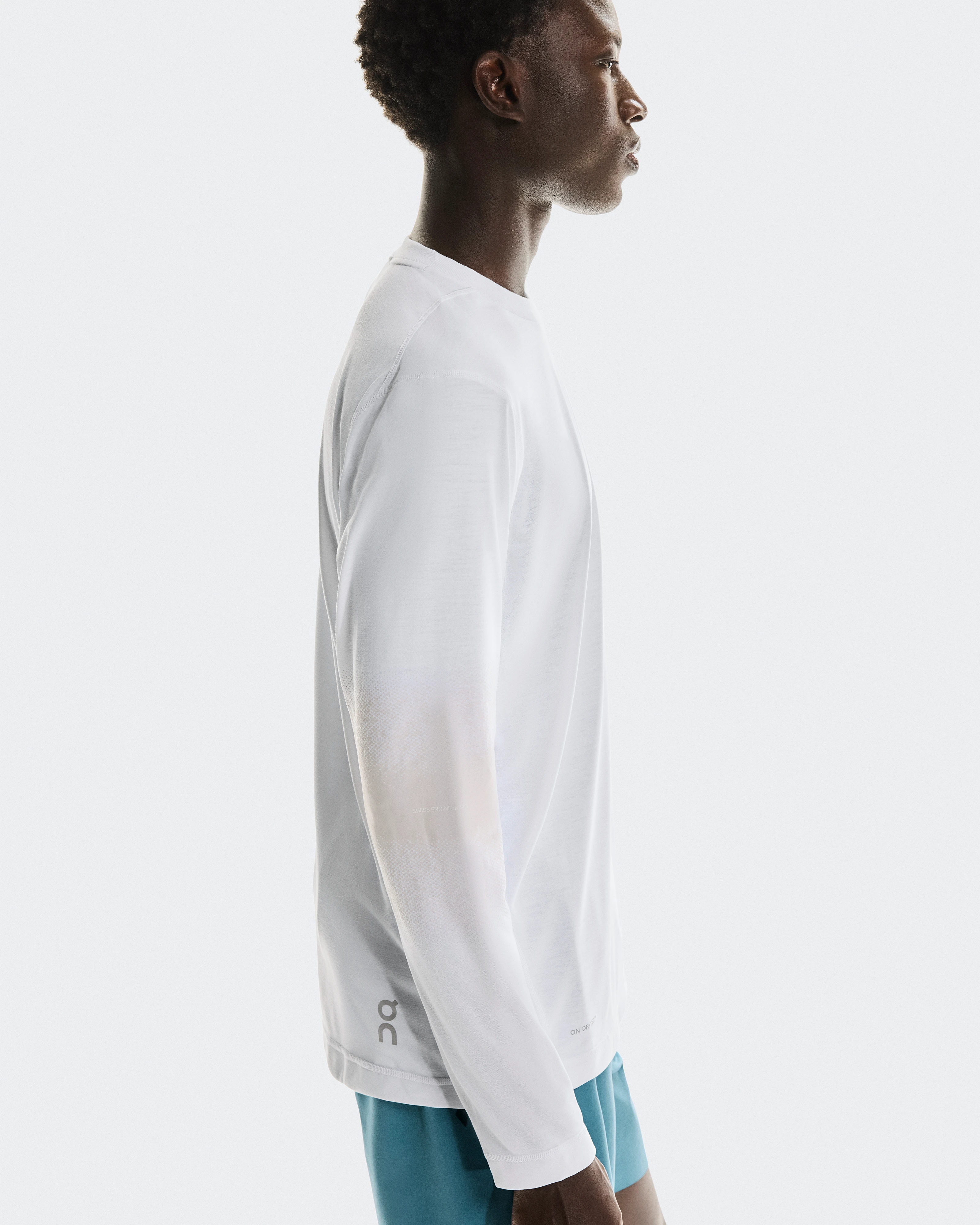 On Train Long-T Graphic White Homme Hauts et t-shirts
