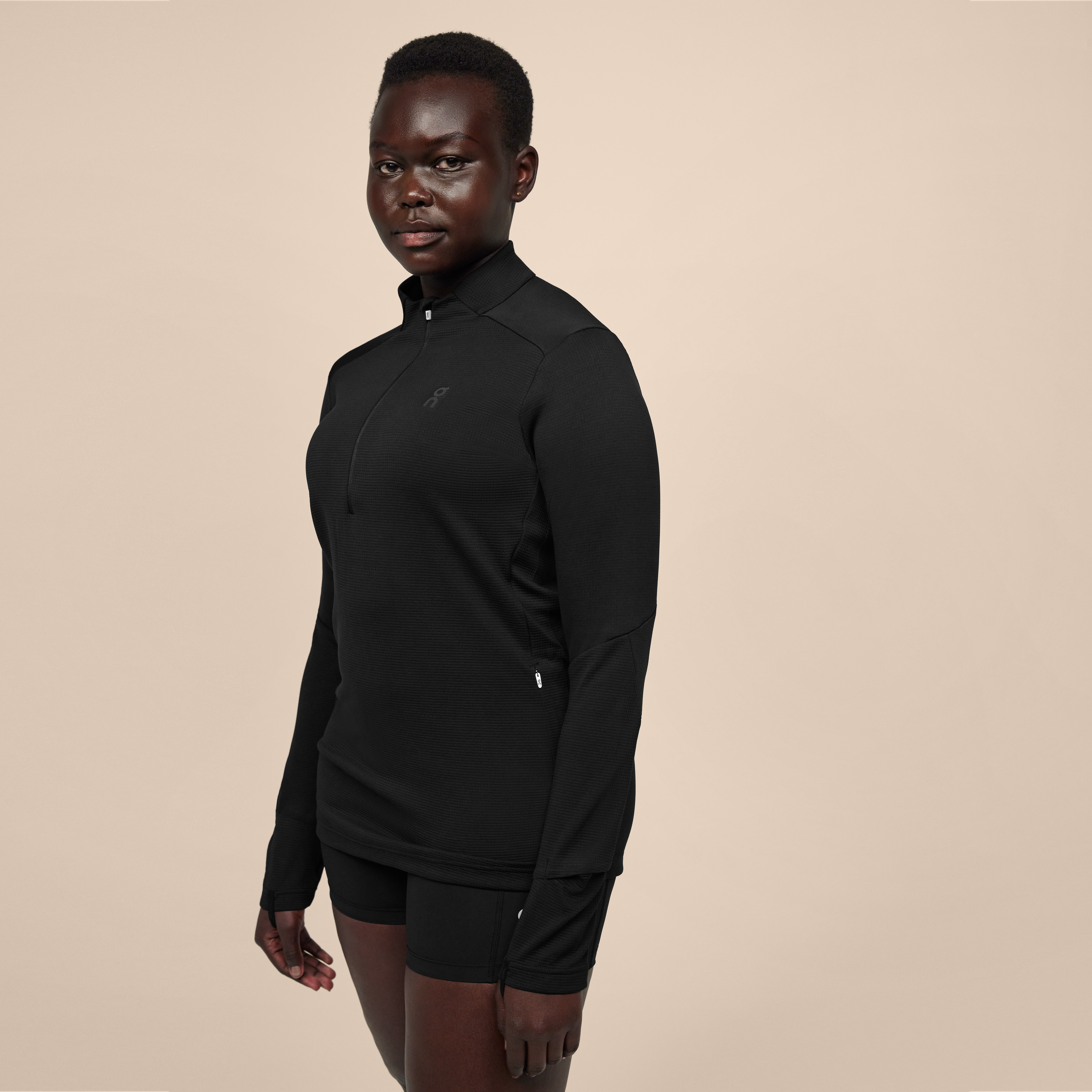 On Climate Shirt Black Femme – Course basse température, sèche vite et absorbe l’humidité Sweats à capuche et sweats