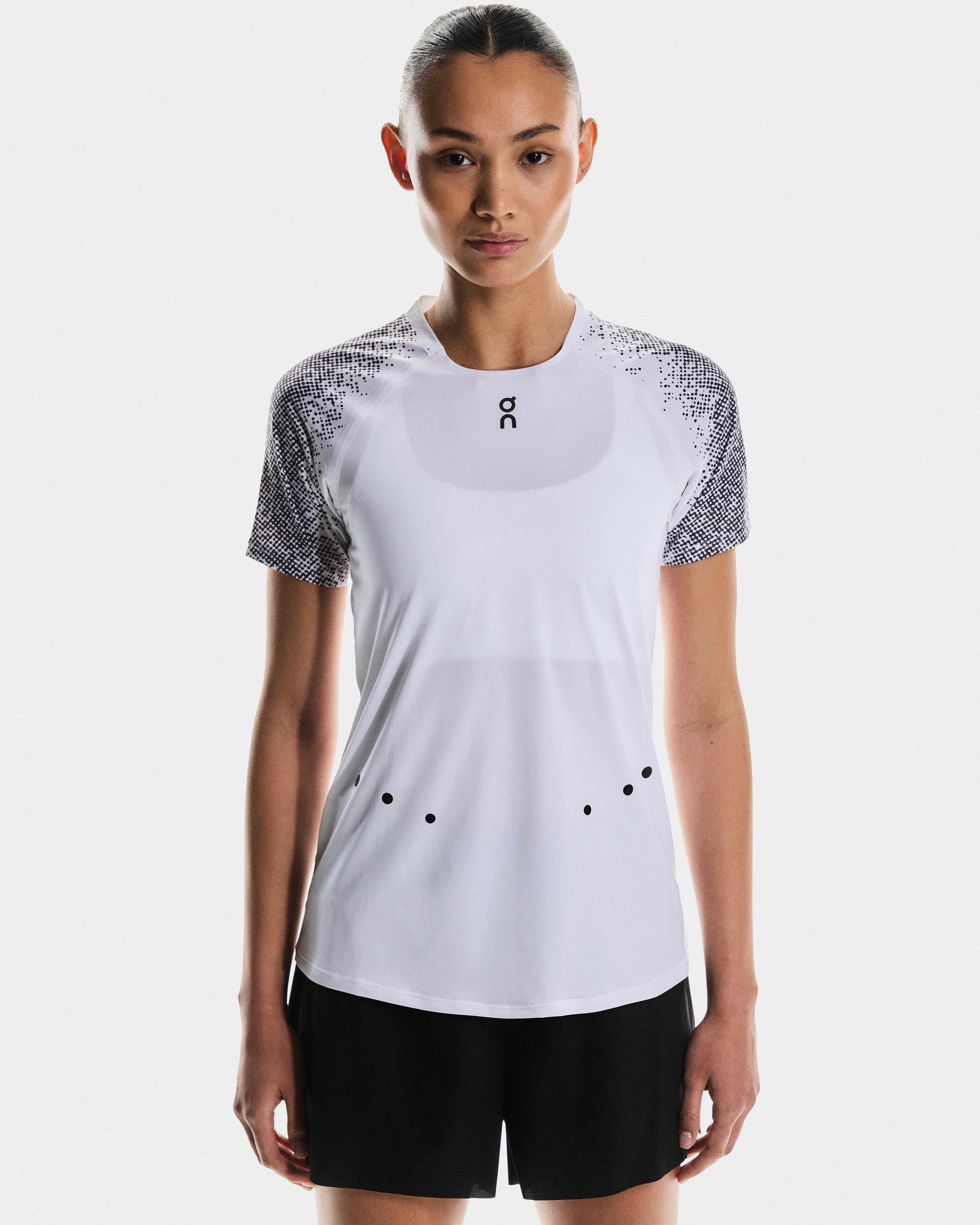 On Ultra-T White & Iron Femme Hauts et t-shirts