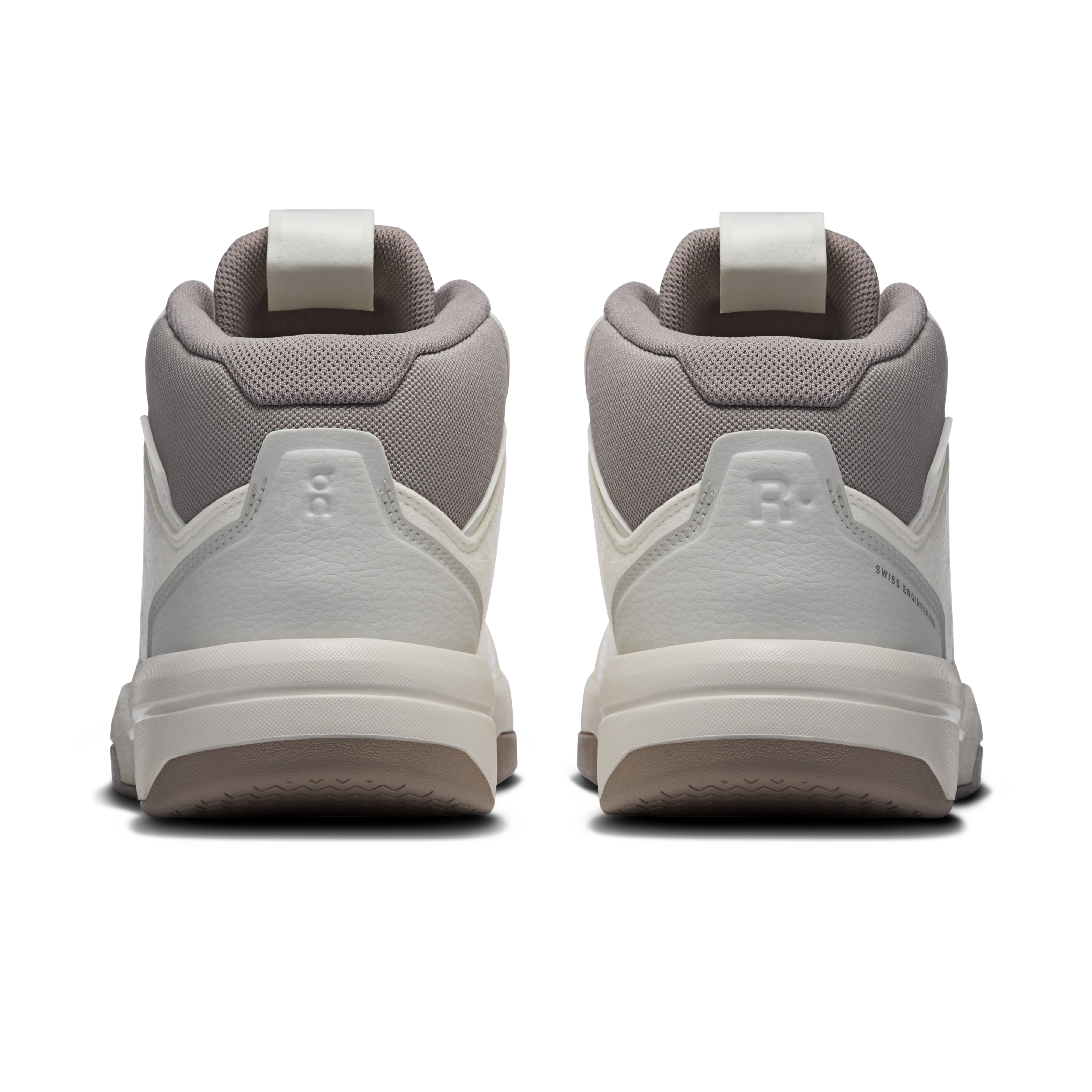 On THE ROGER Clubhouse Mid Ivory & Fog Femme Tennis Chaussures