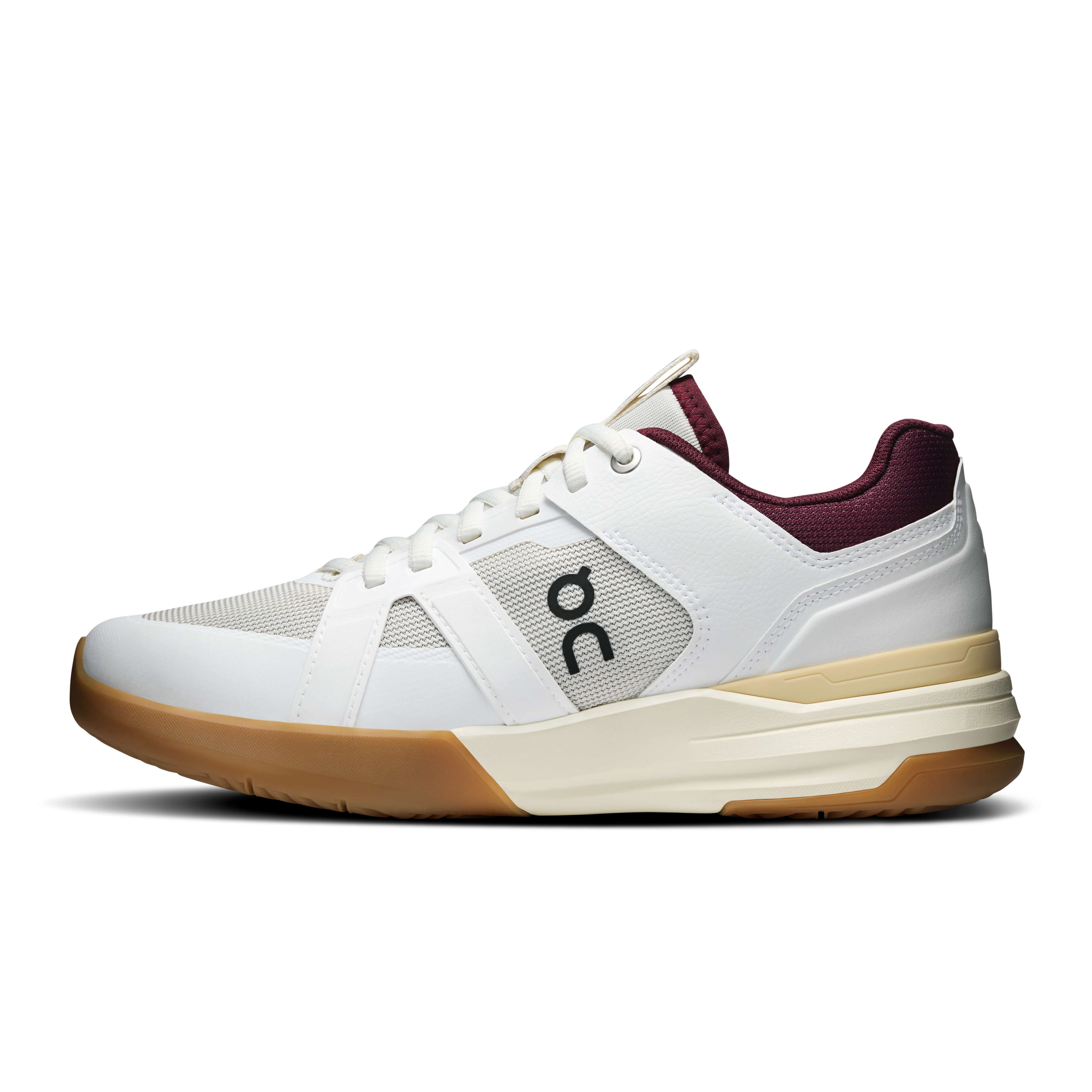 On THE ROGER Clubhouse Pro White & Ivory Femme Tennis Chaussures