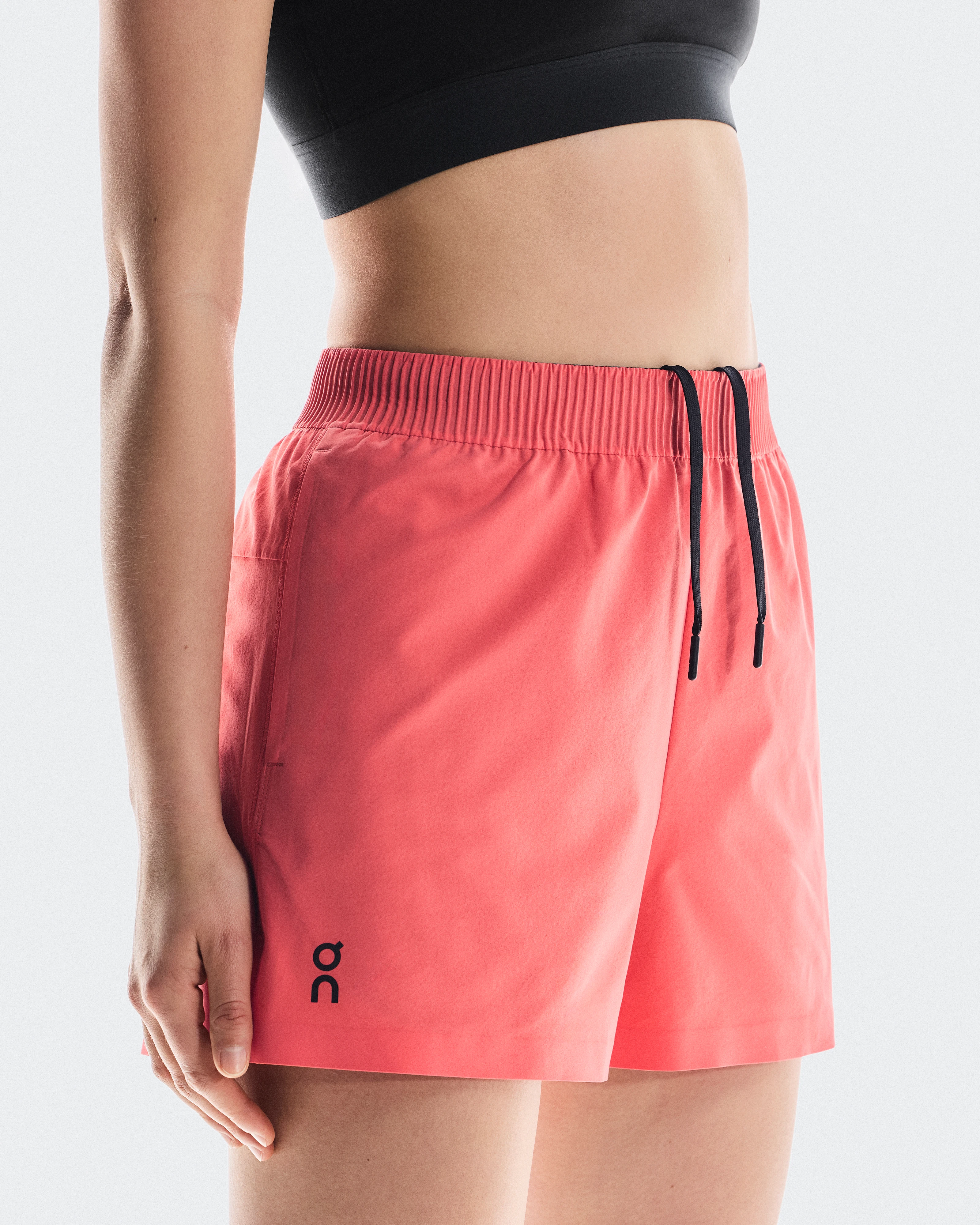 On Focus Shorts Coral Femme Shorts
