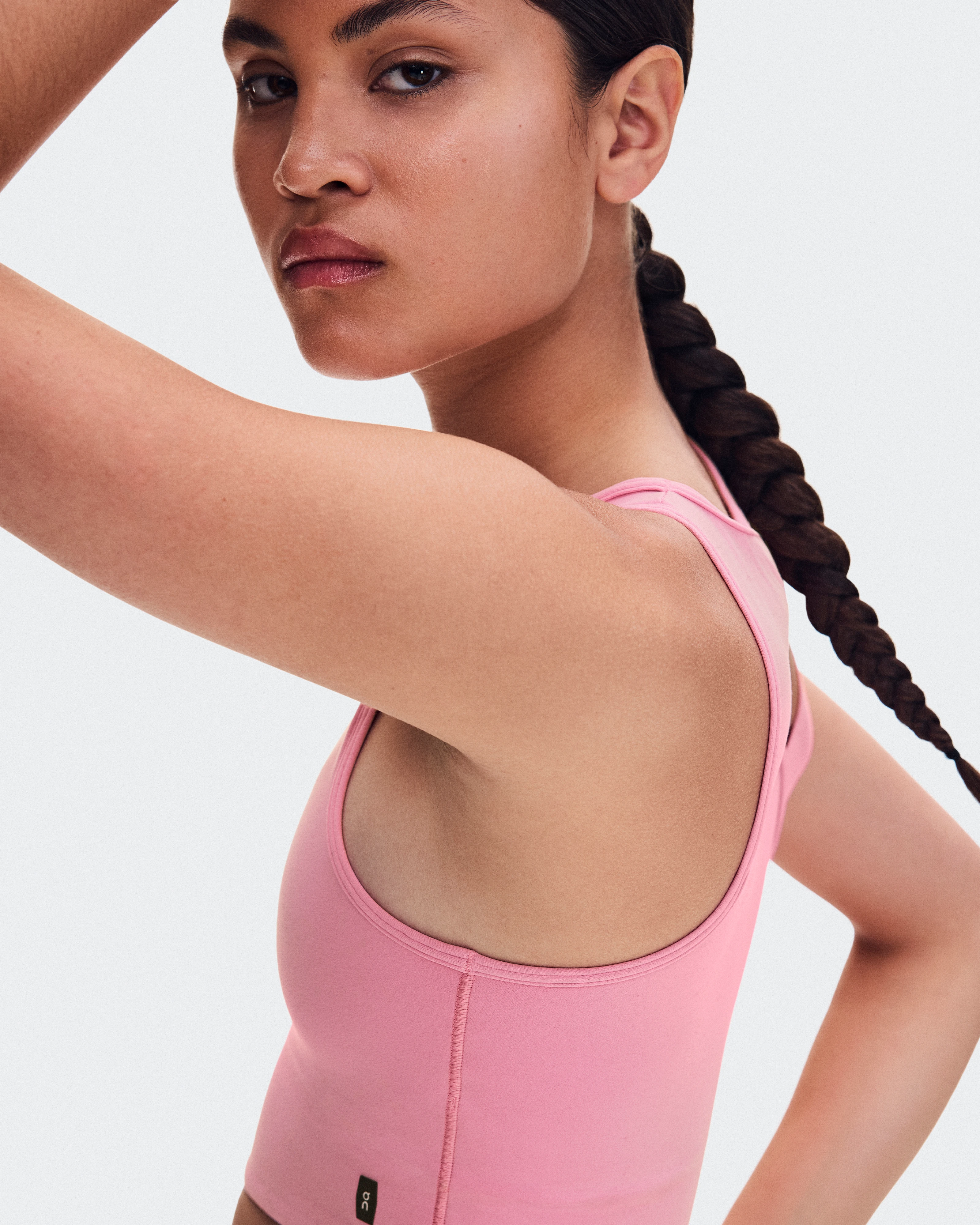On Studio Asymmetric Crop Magnolia Femme Hauts et t-shirts