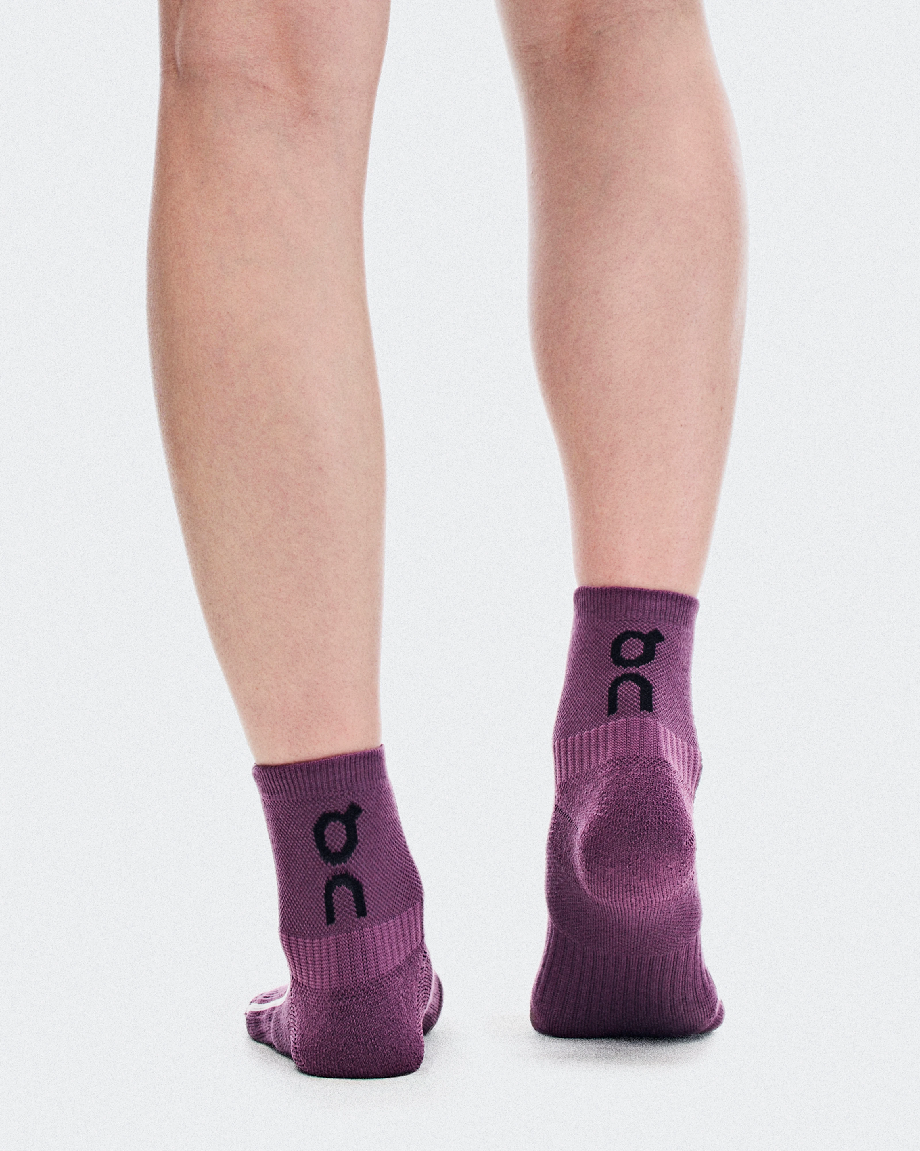 On Court Sock Mid Cassis & White Unisexe Chaussettes