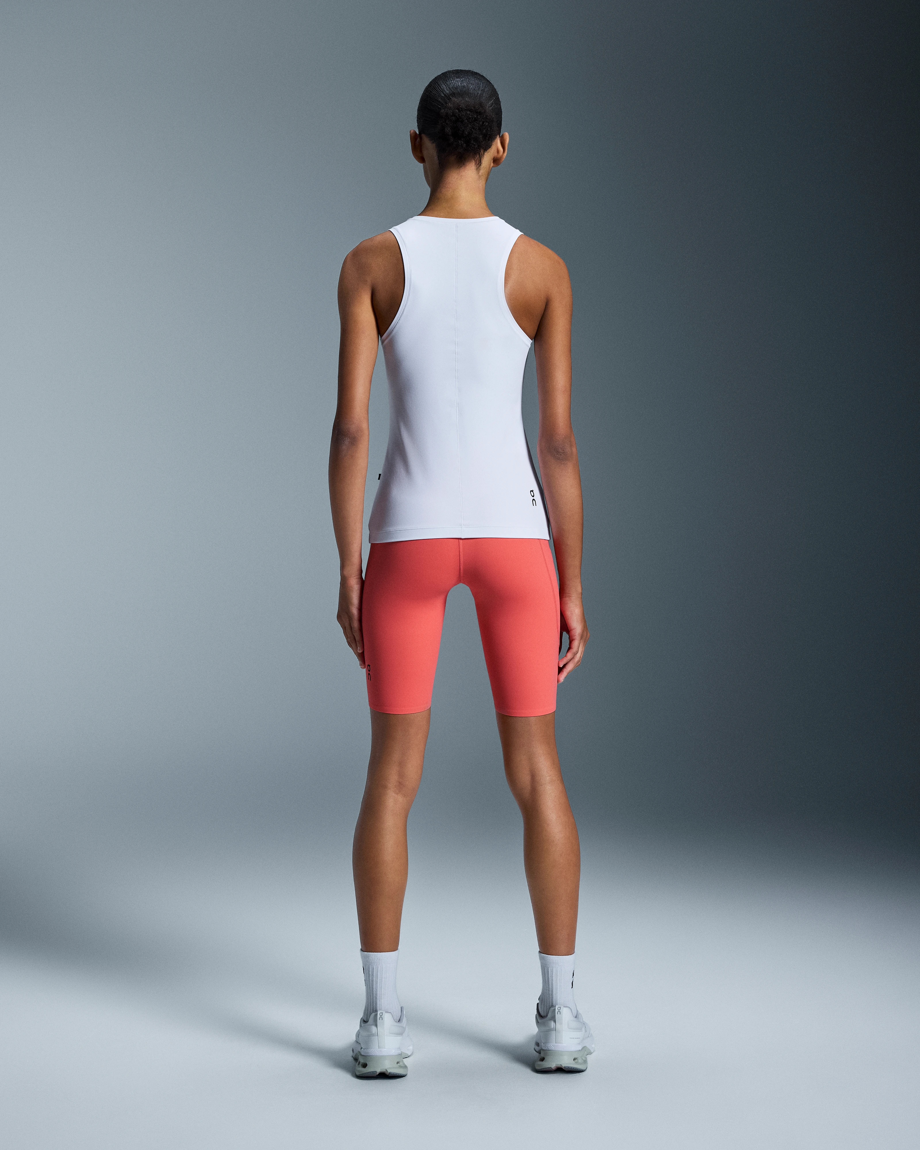 On Studio Tank White Femme Hauts et t-shirts