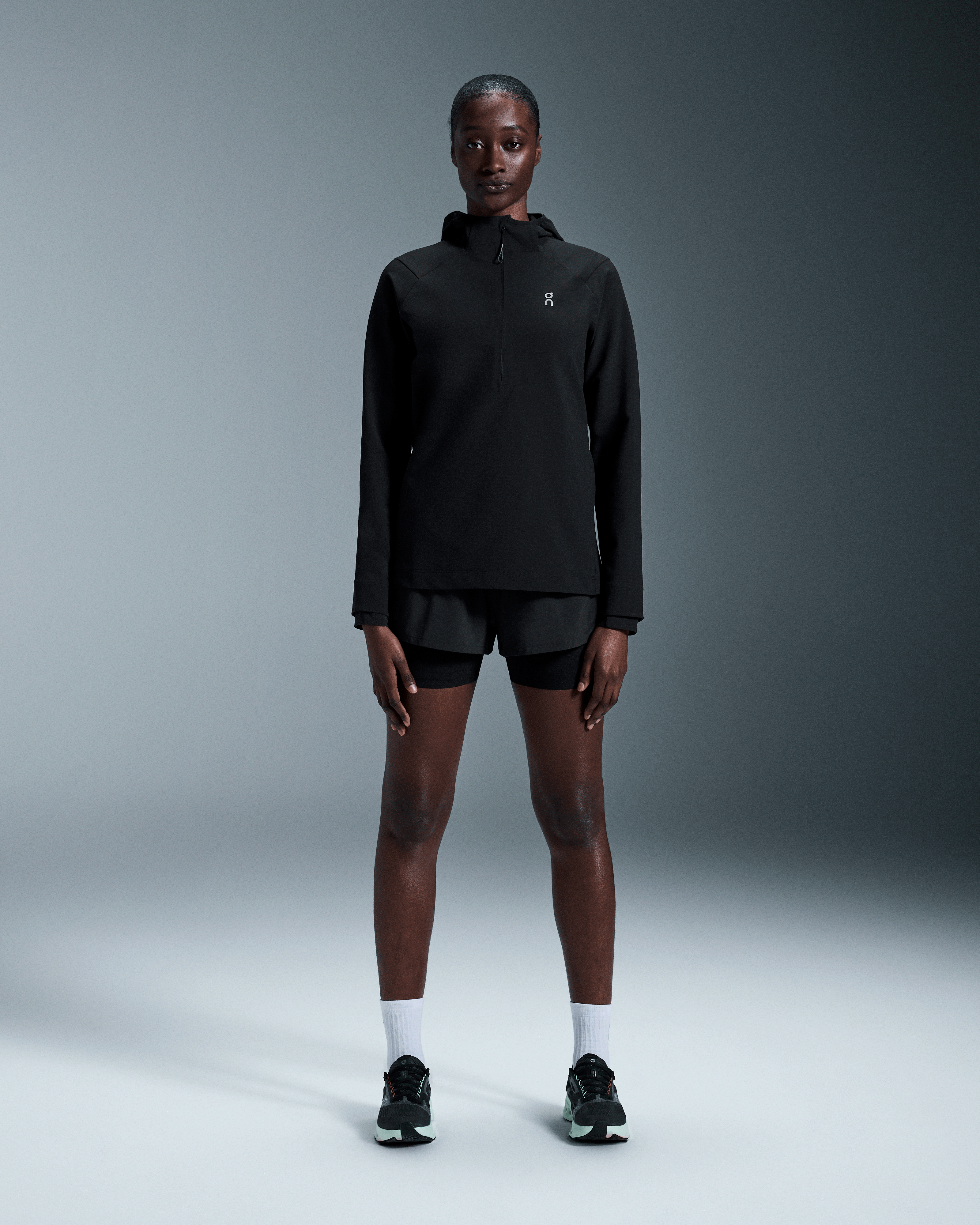 On Pace Hoodie Black Femme Sweats à capuche et sweats