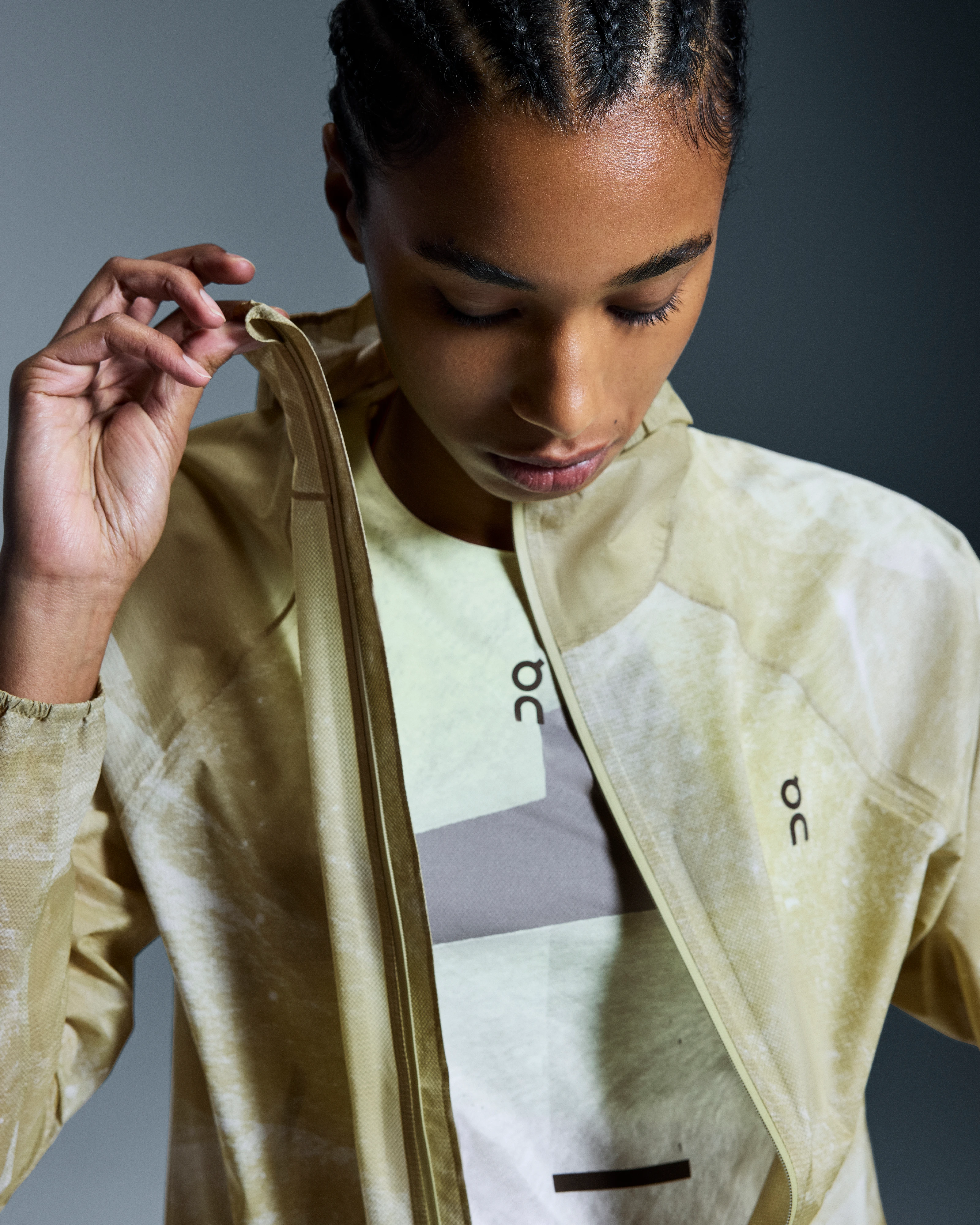 On Ultra Jacket White & Caper Femme Vestes