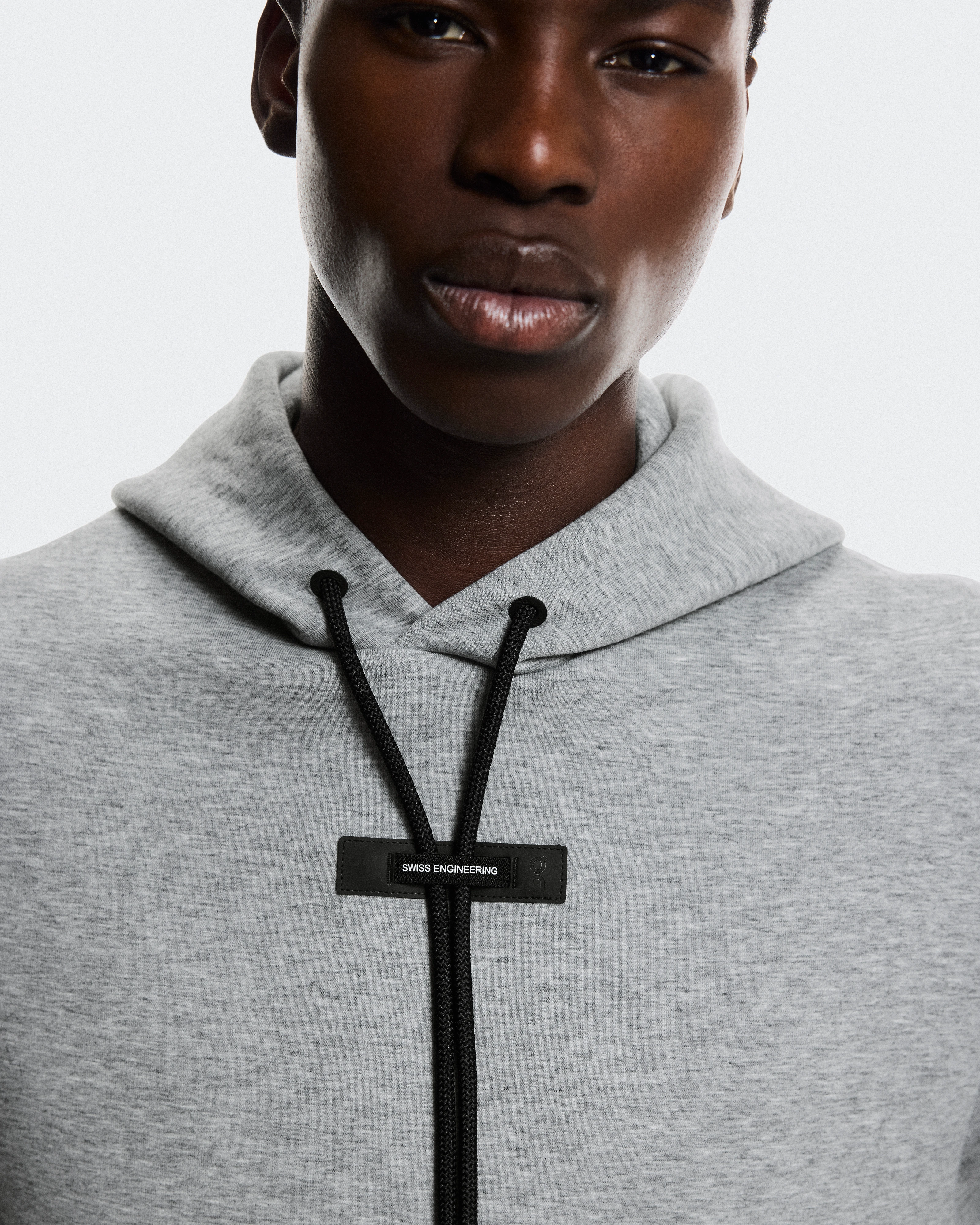 On Focus Tech Hoodie Basalt Homme Sweats à capuche et sweats