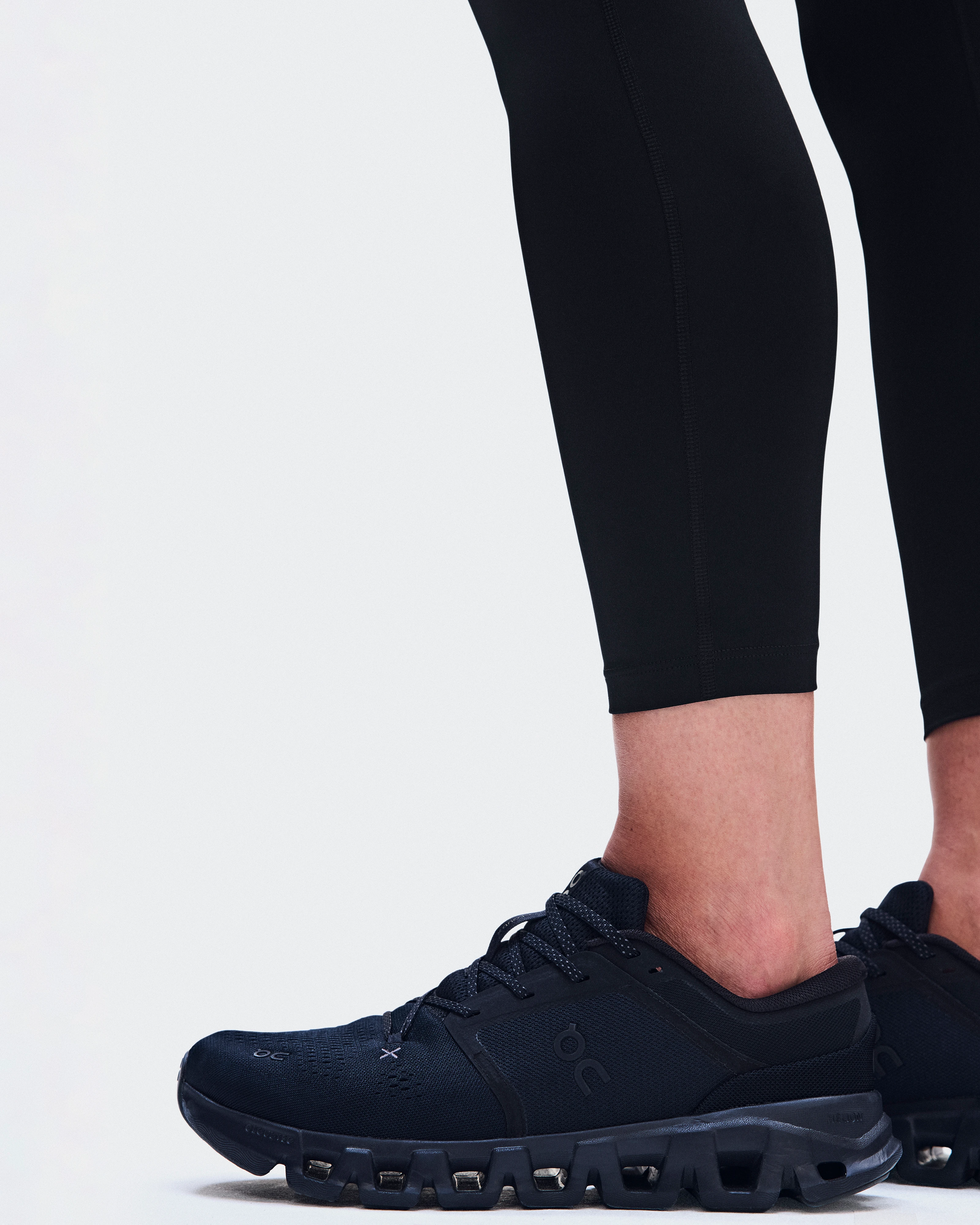 On Train Tights 7/8 Black Femme Leggings