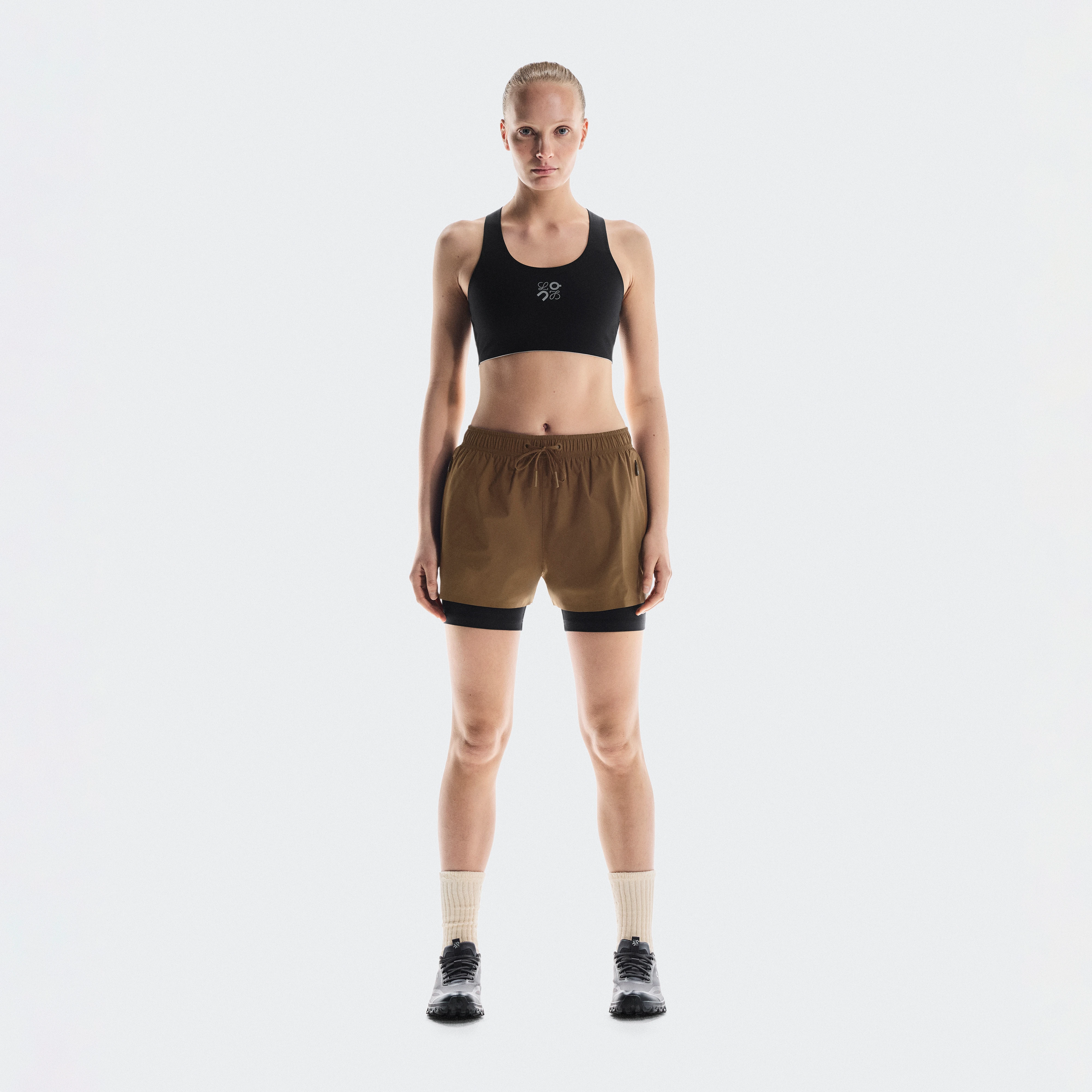 On Performance Shorts LOEWE Toffee Femme – Training, gym, running, quotidien Shorts