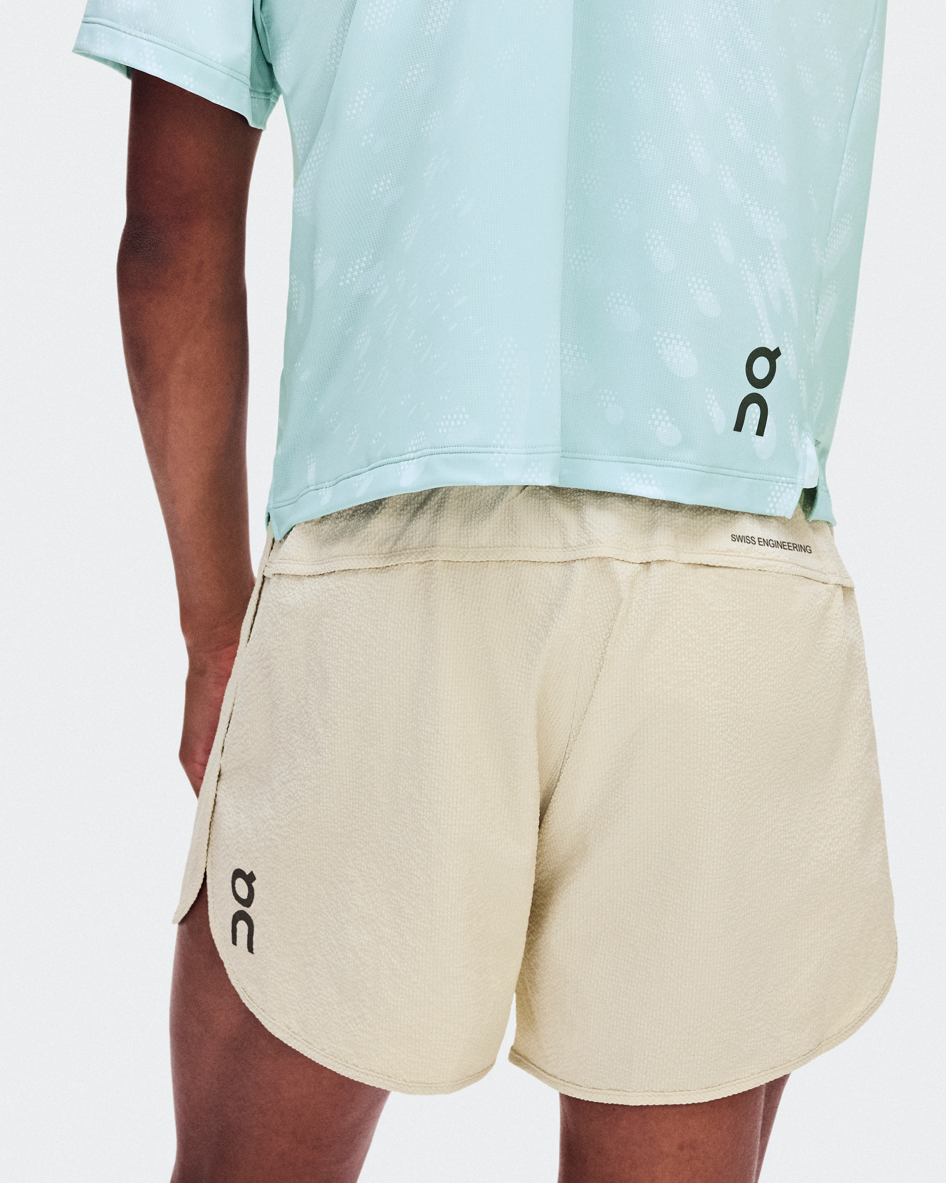 On Performance Volt Shorts Hare Homme Shorts