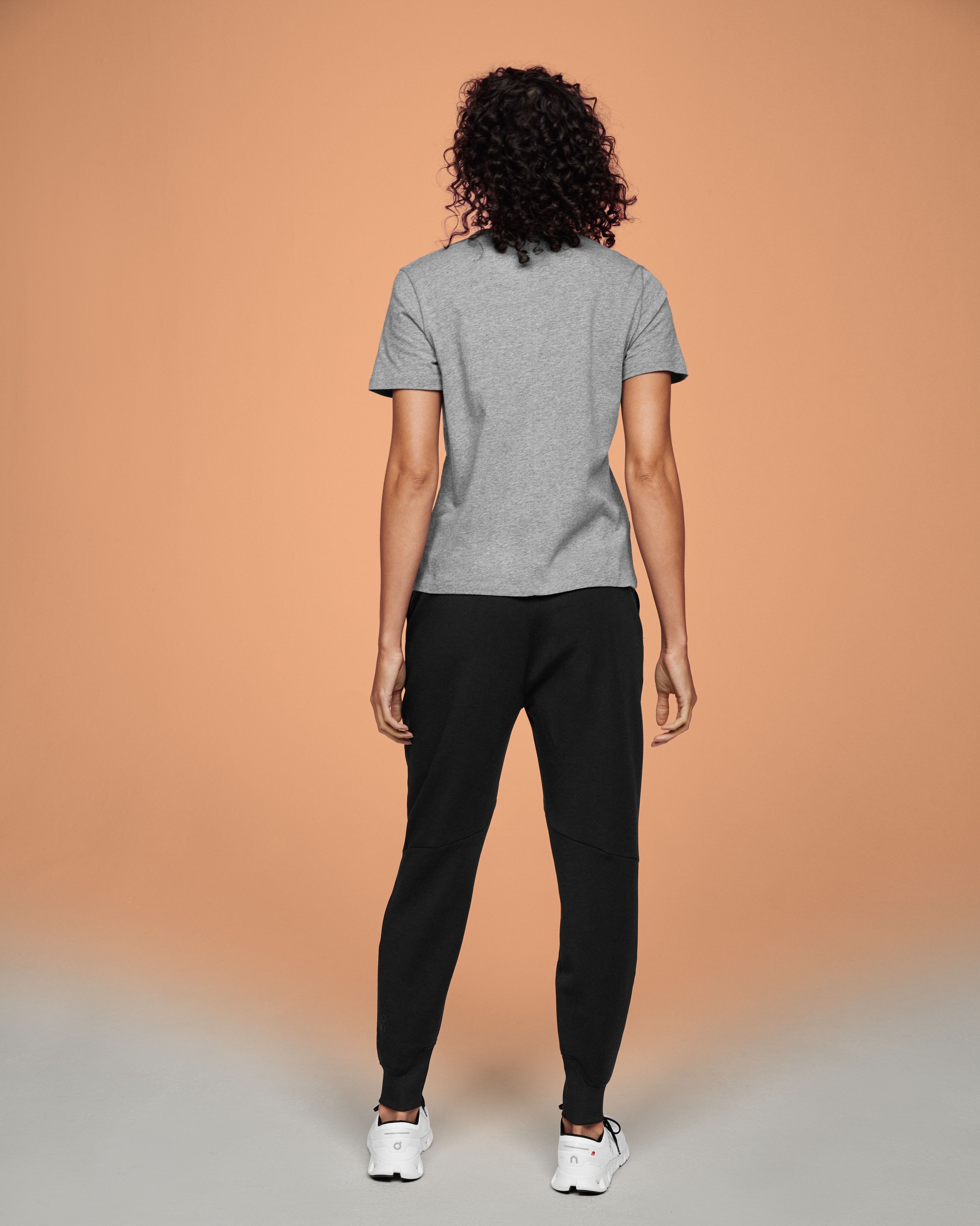 On On-T Grey Femme Hauts et t-shirts
