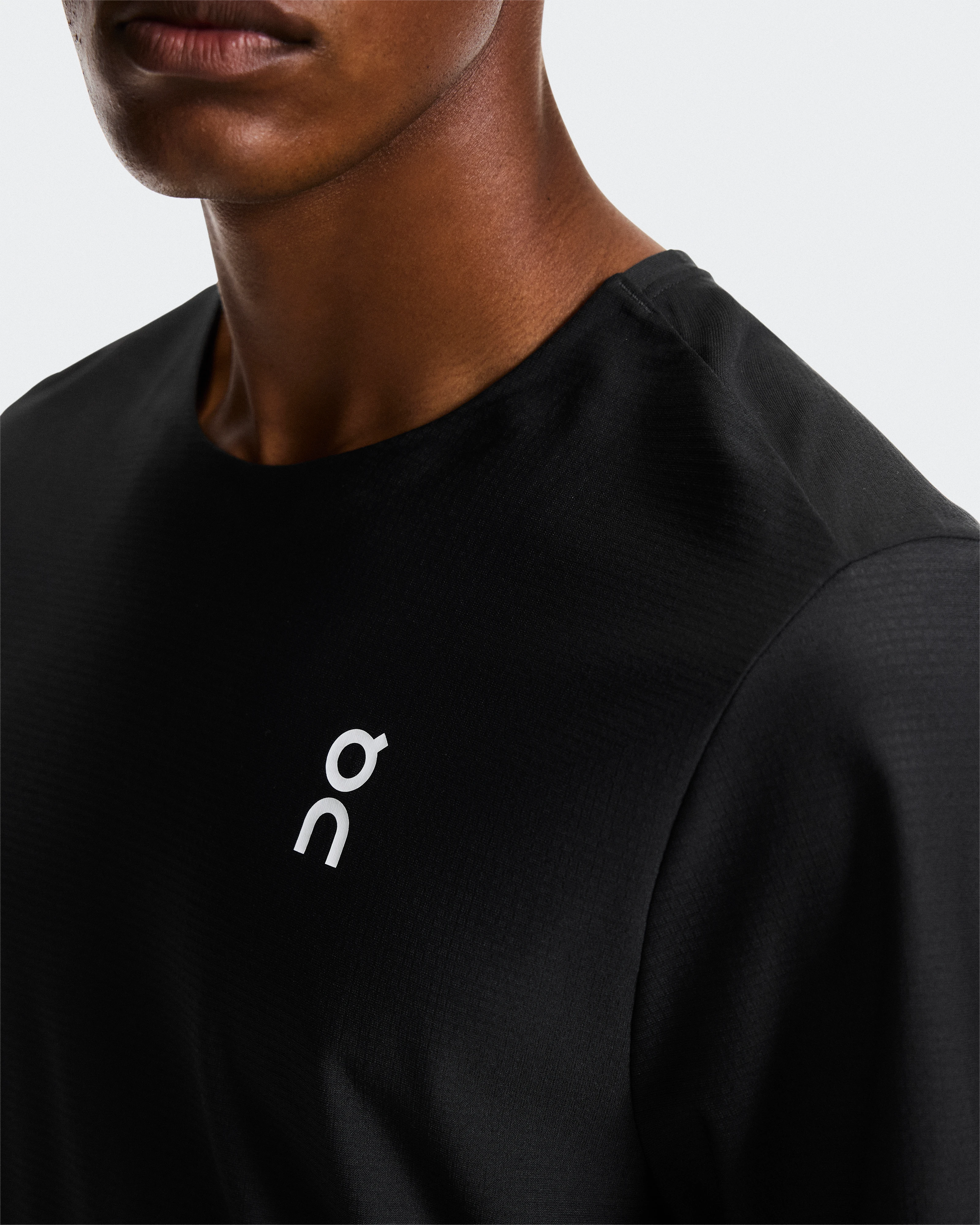 On Court-T Black Homme Hauts et t-shirts