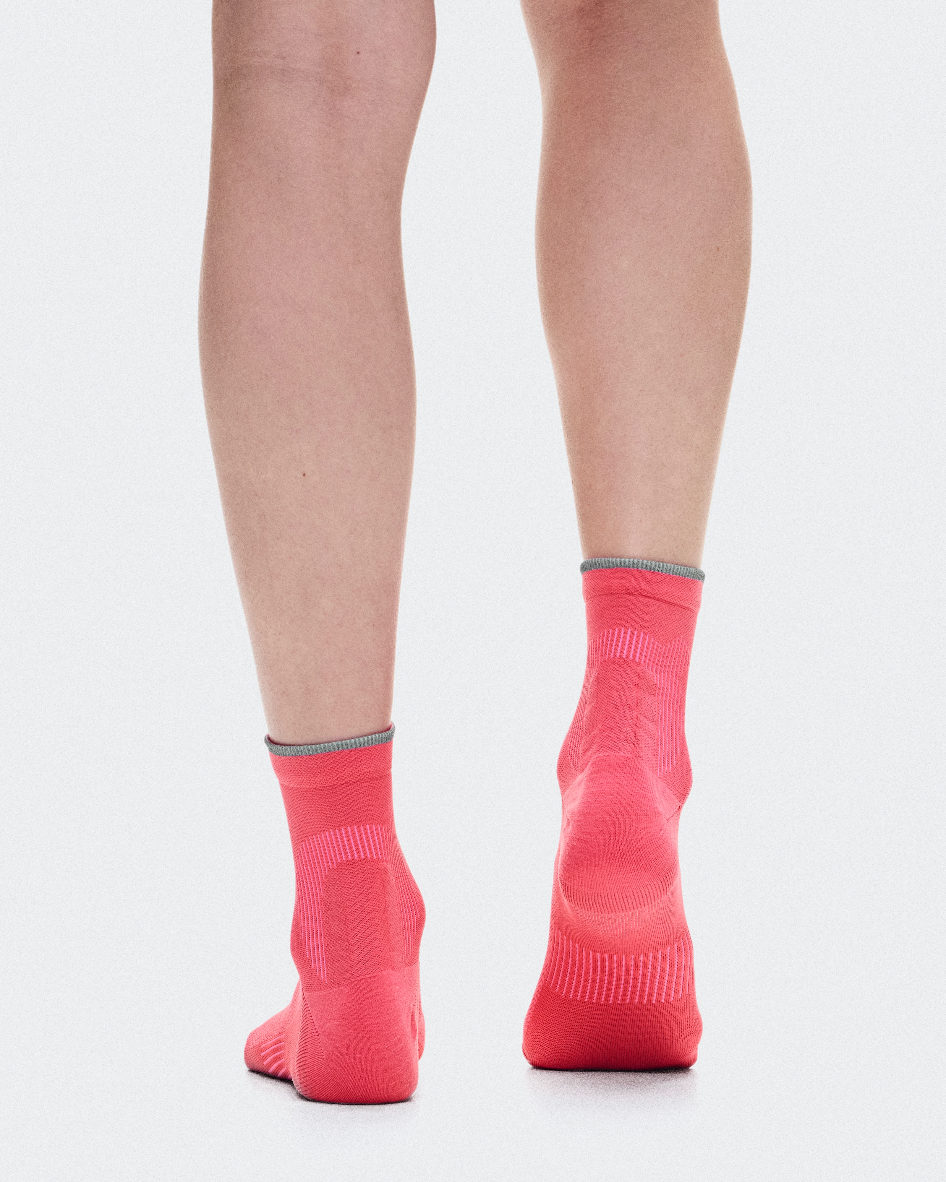 On Elite Run Sock Mid Camellia & Azalea Unisexe Chaussettes