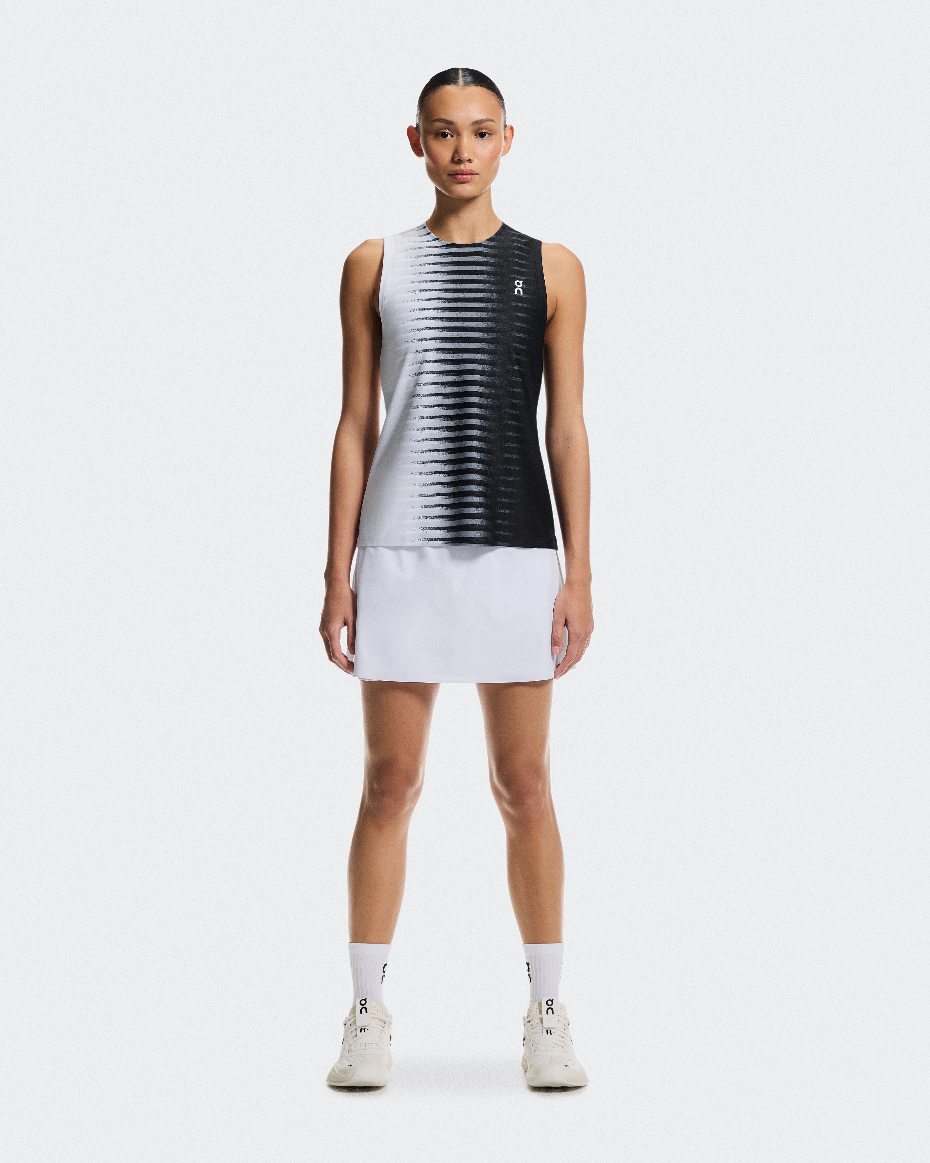 On Court Tank Edge Black & White Femme Hauts et t-shirts