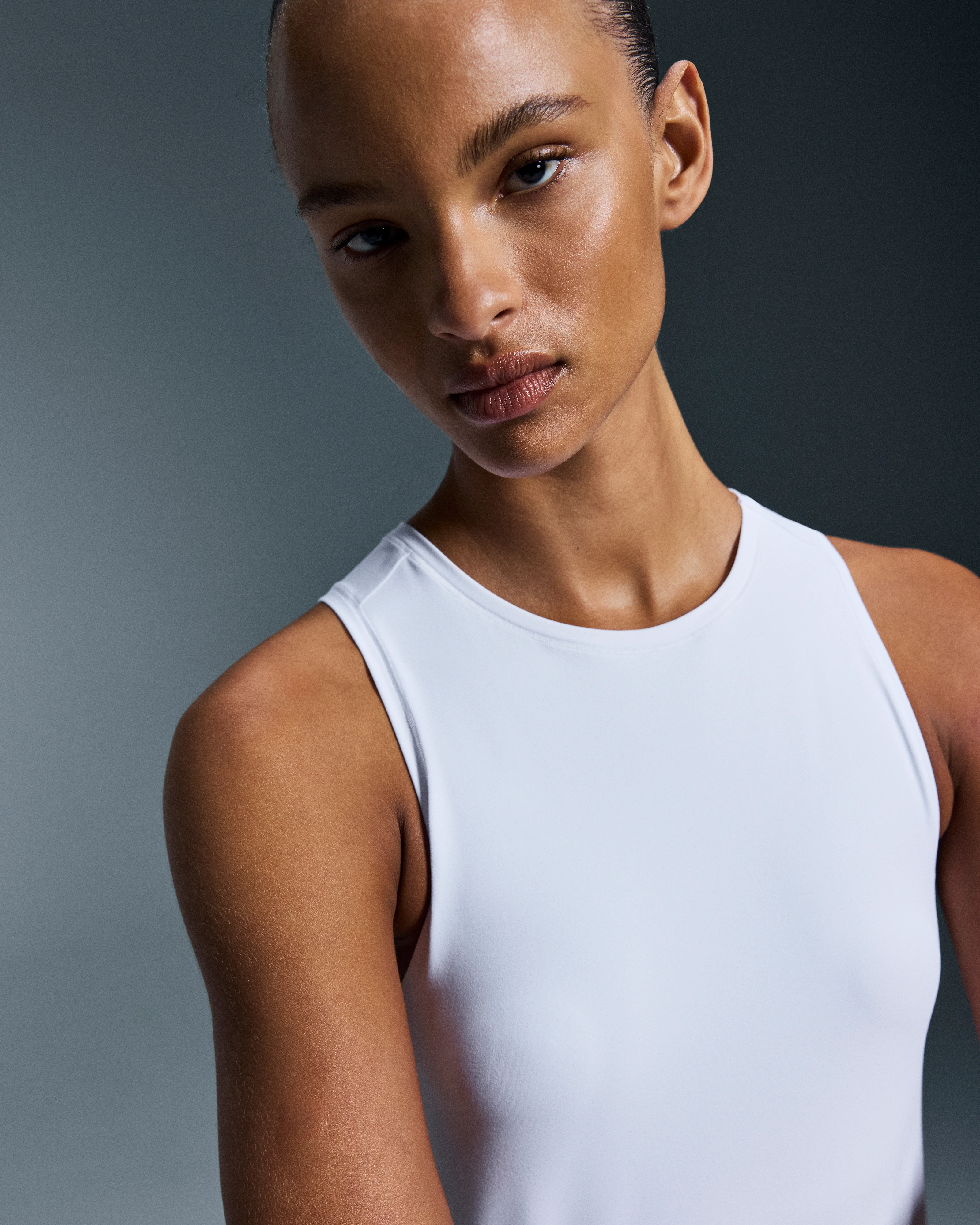 On Studio Tank White Femme Hauts et t-shirts