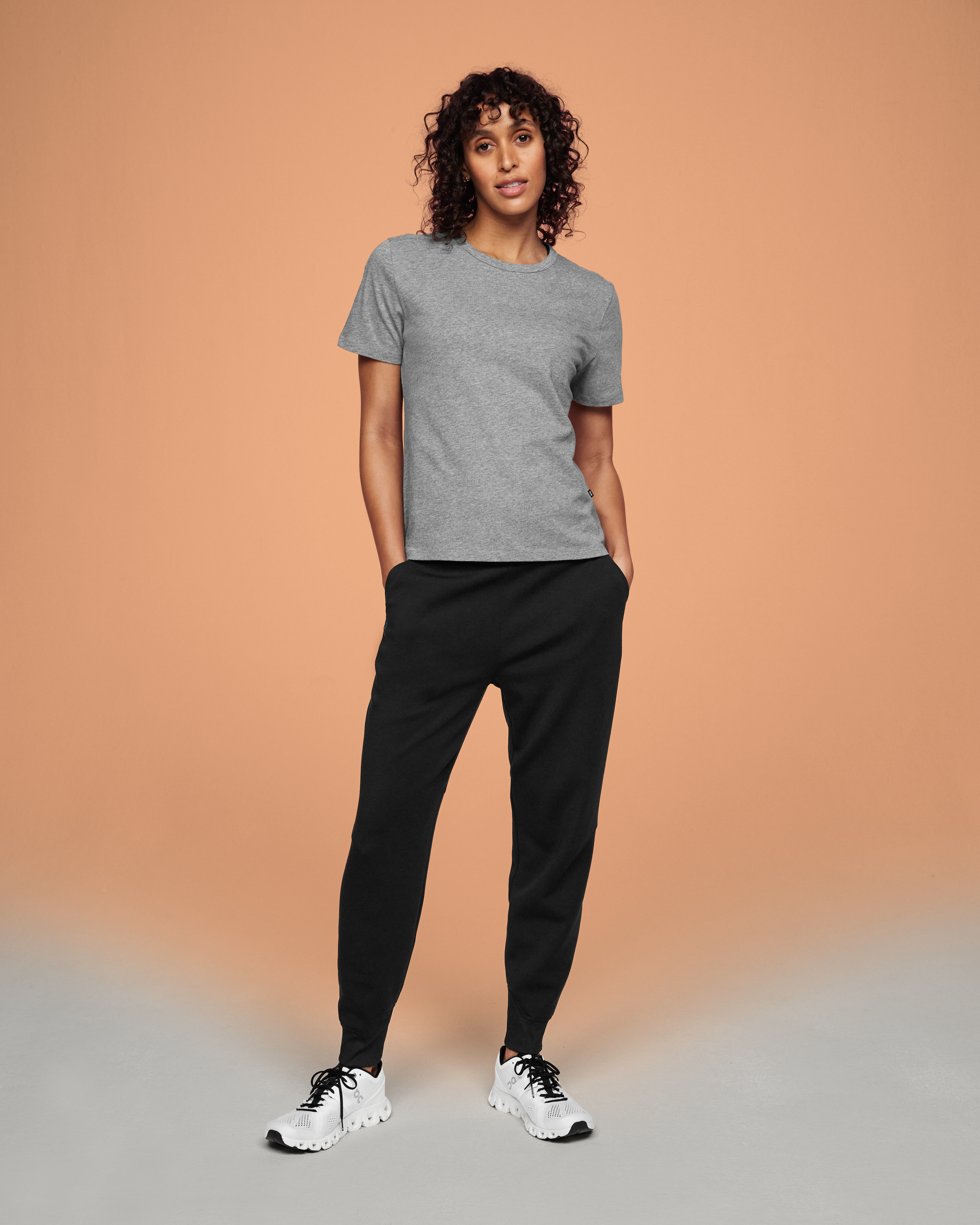 On On-T Grey Femme Hauts et t-shirts