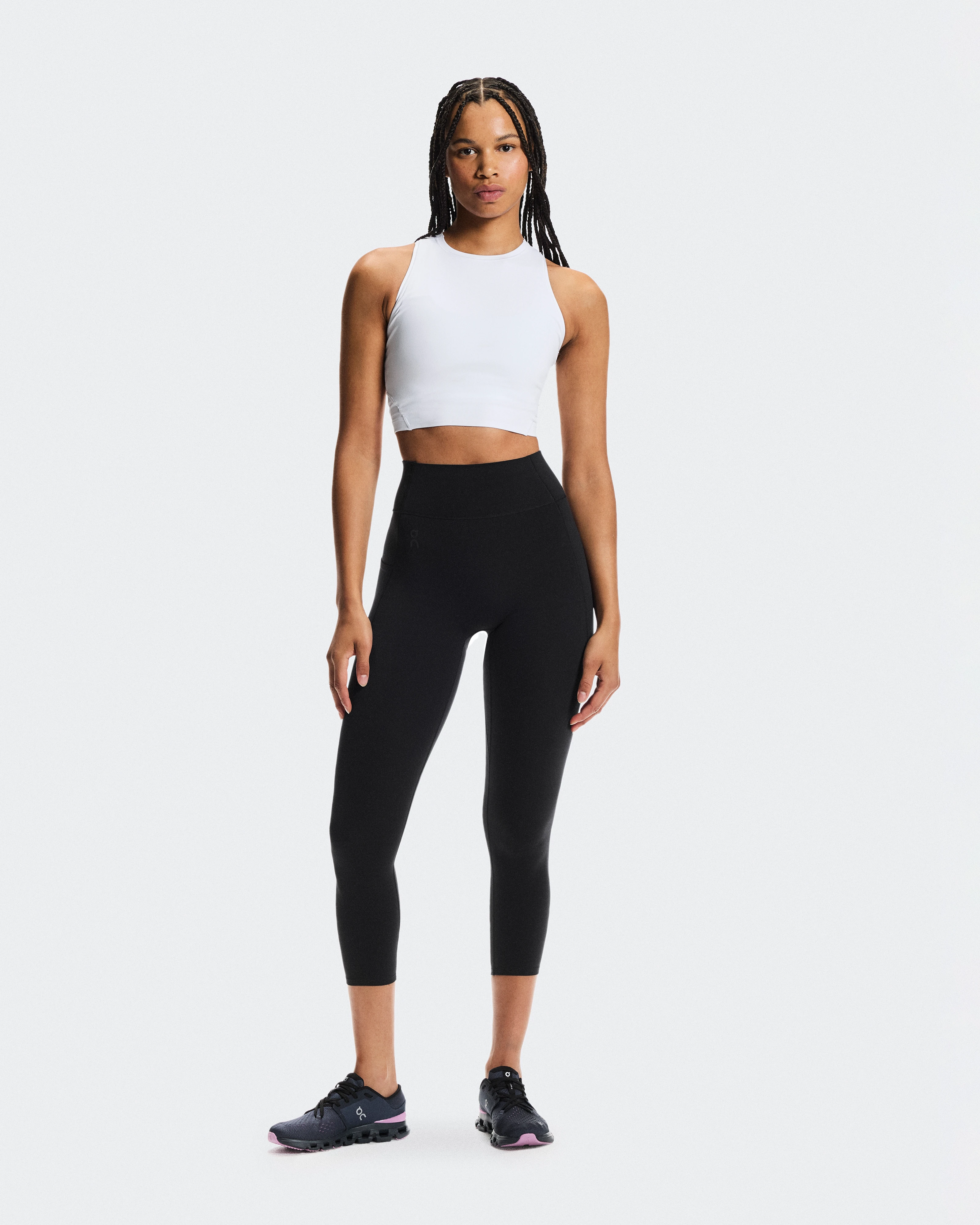 On Studio Crop White Femme Hauts et t-shirts