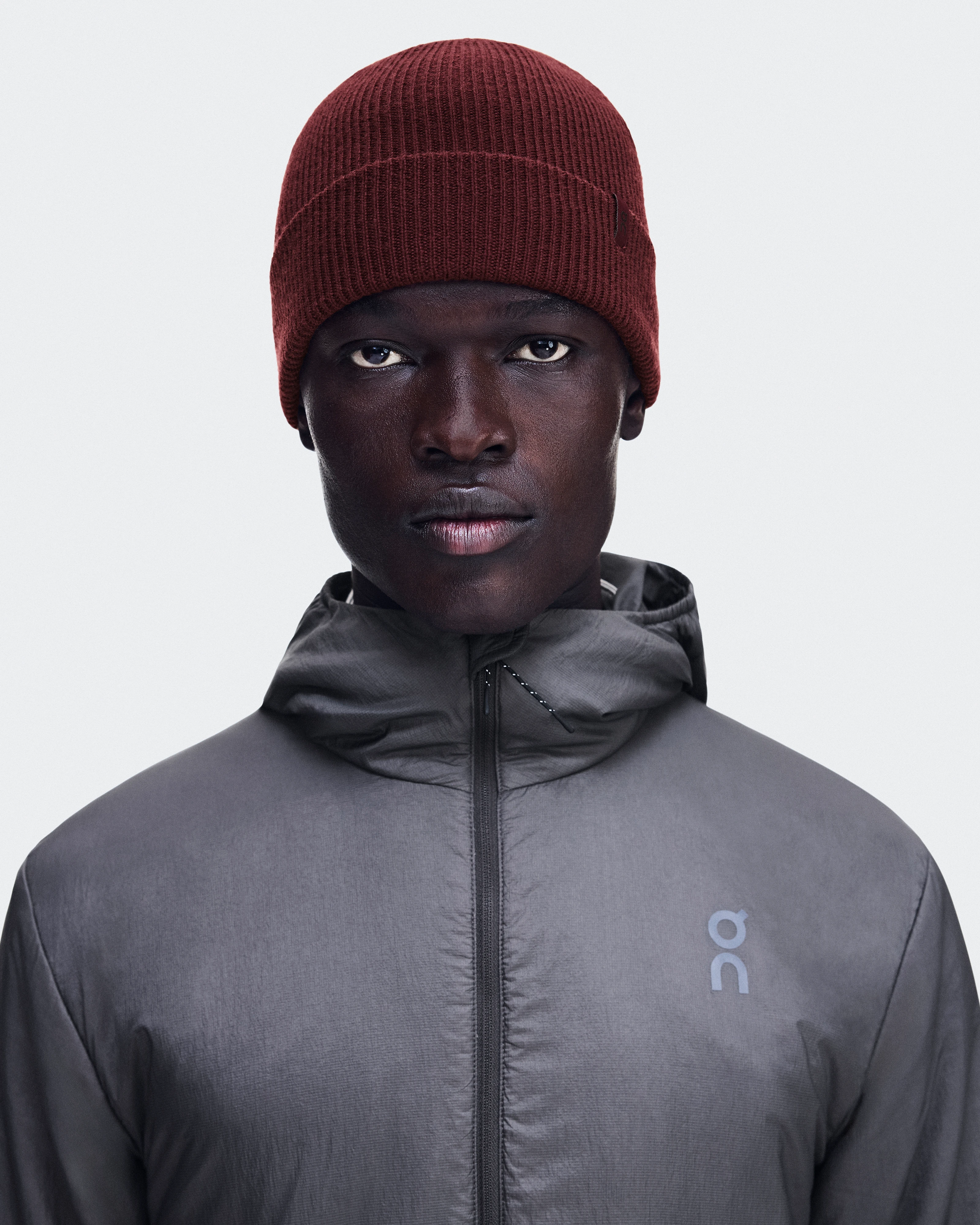 On Merino Beanie Maroon Unisexe Chapeaux