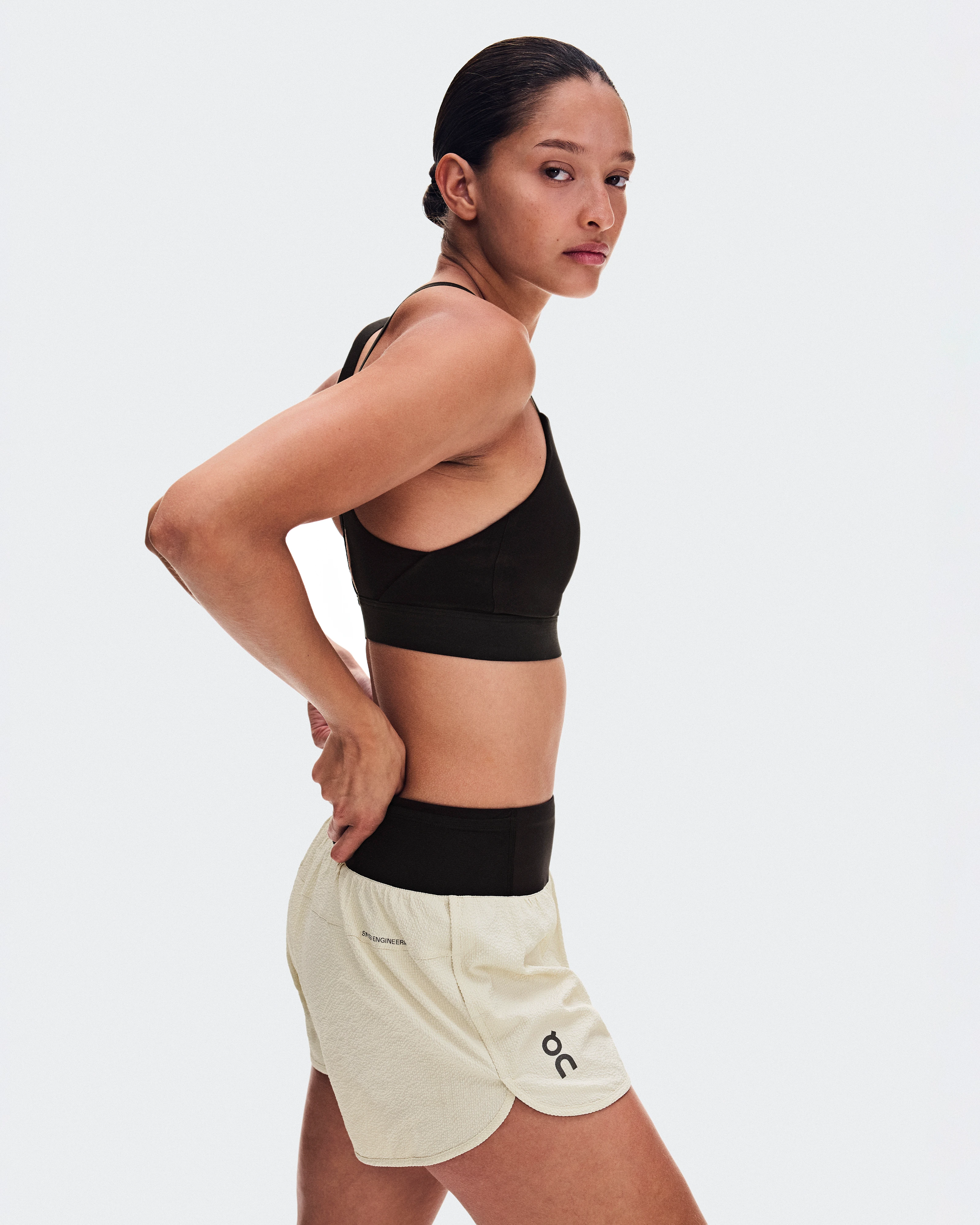 On Performance Volt Shorts Hare Femme Shorts