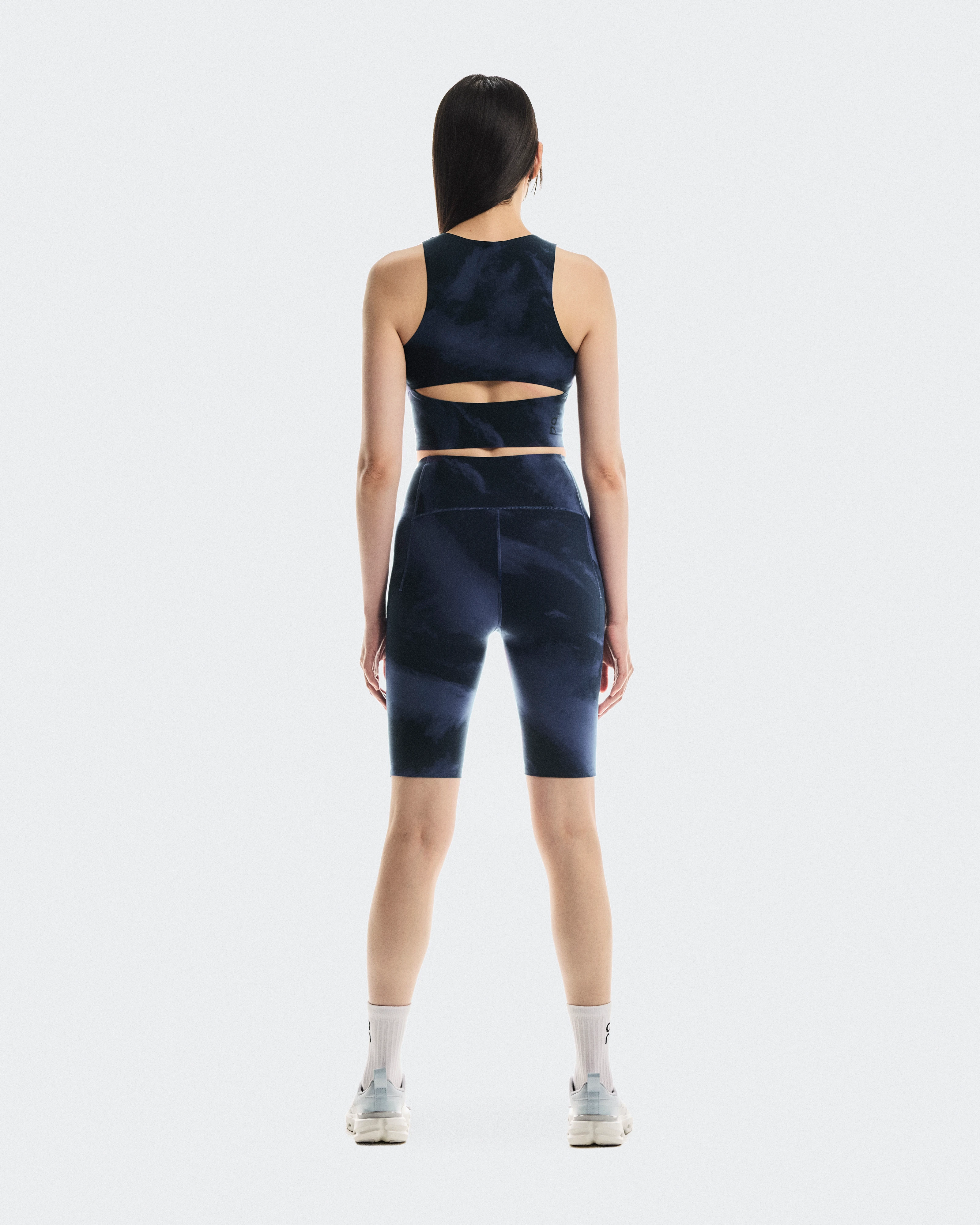 On Studio Open Back Crop Acai & Navy Femme Hauts et t-shirts
