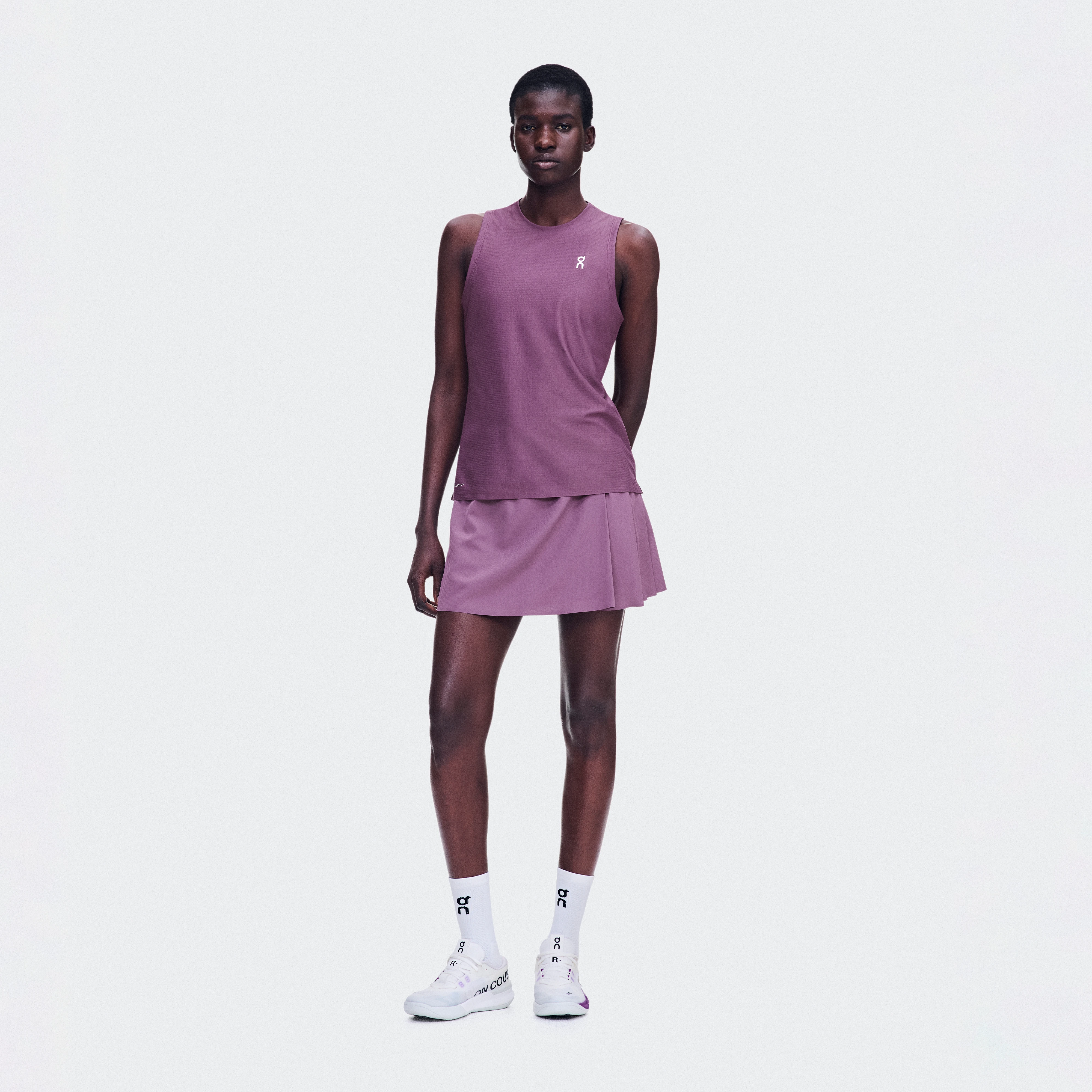 On Court Skirt Pleated Cassis Femme – Tennis haute performance, ultra-légère, tissu doux Jupes
