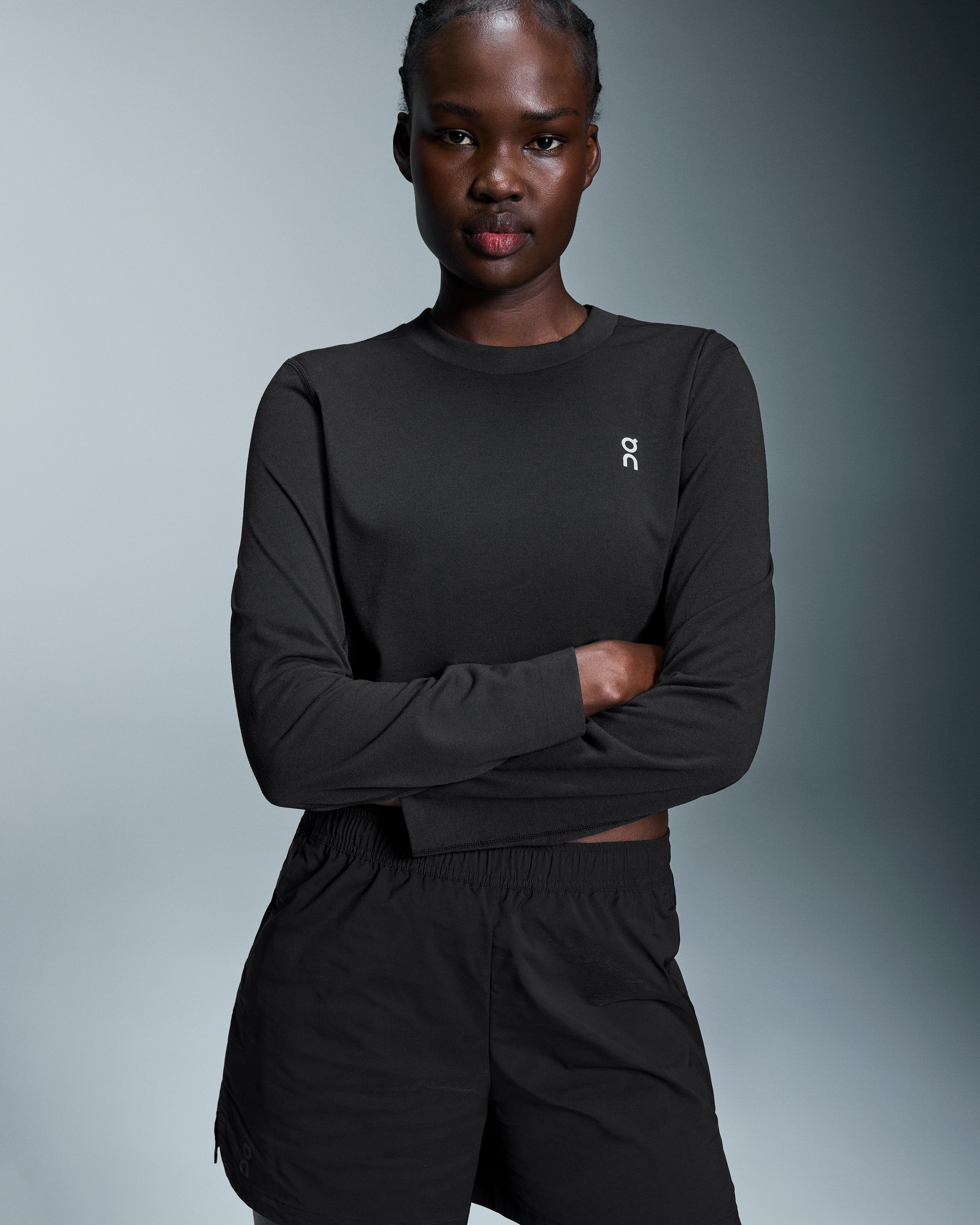 On Train Long-T Crop Black Femme Hauts et t-shirts
