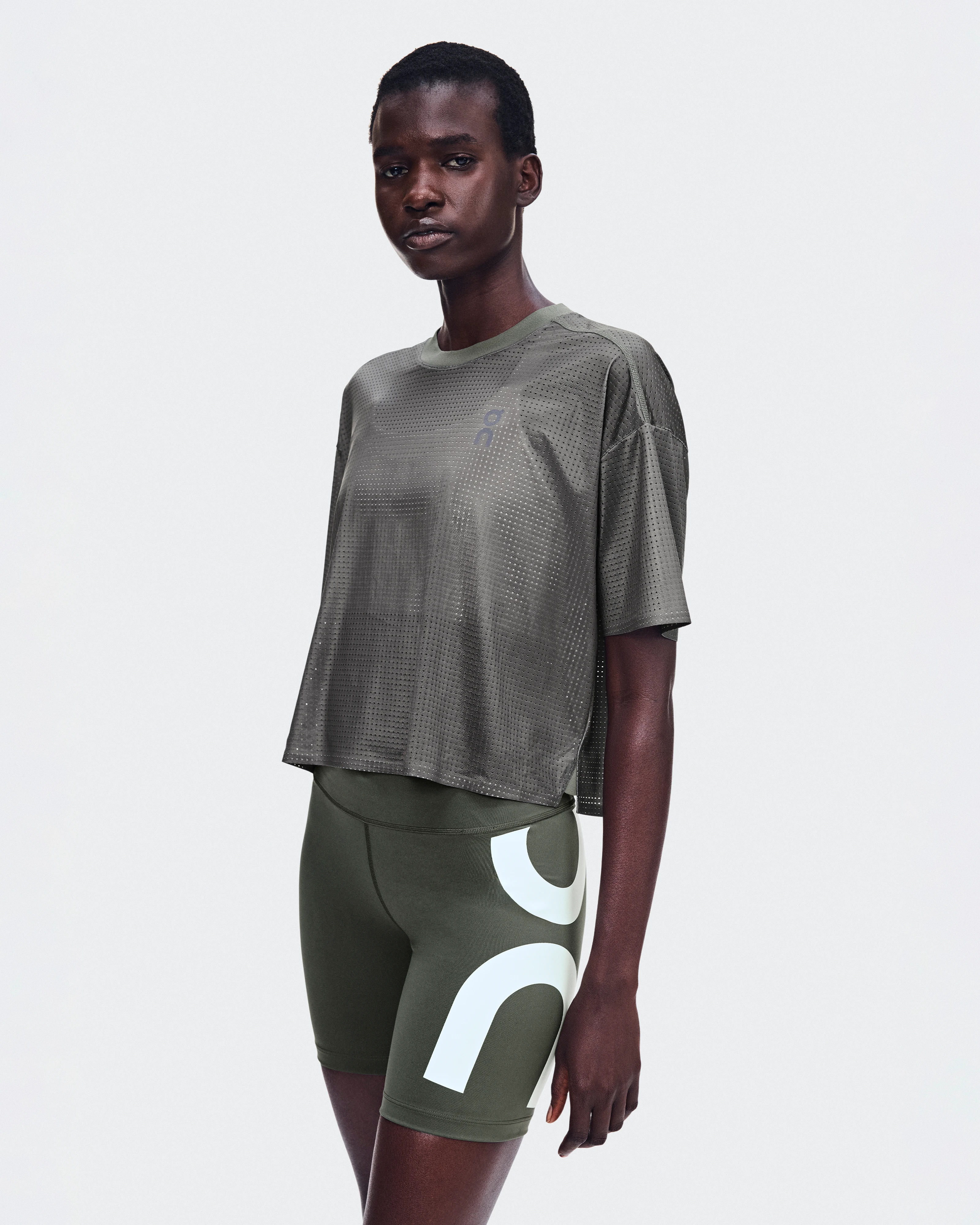 On Cropped Run-T LN1 Mire Unisexe Hauts et t-shirts