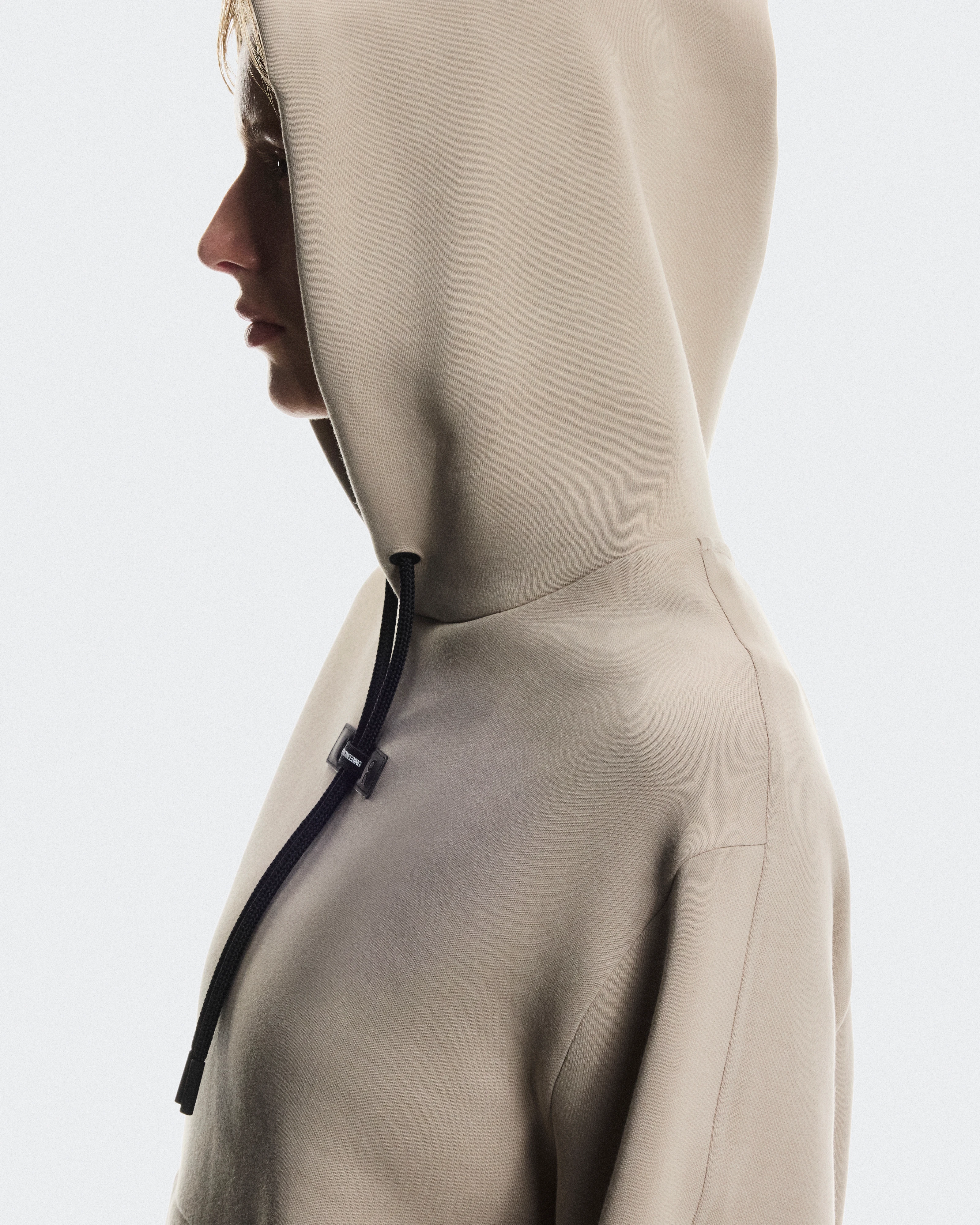 On Focus Tech Hoodie Desert Femme Sweats à capuche et sweats