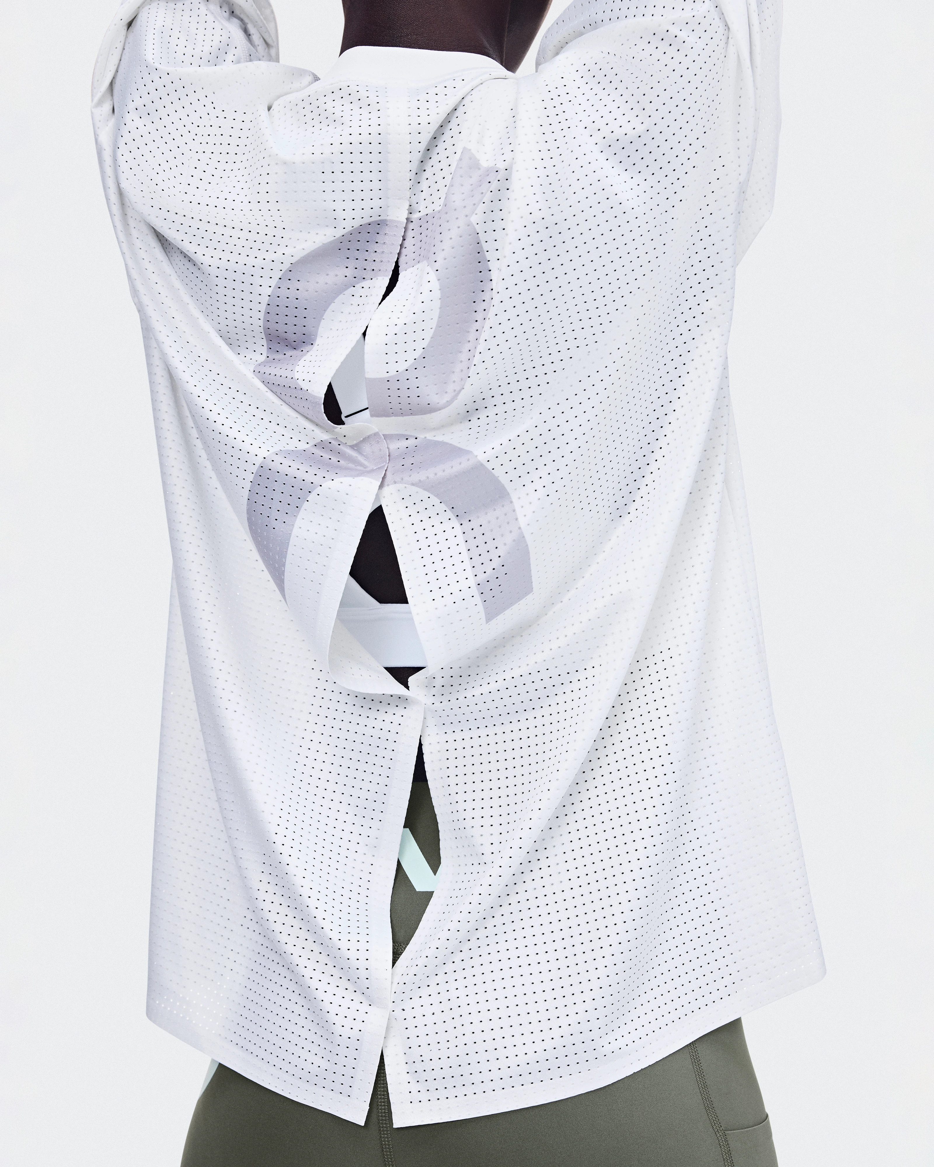 On Oversize Run-T LN1 White Unisexe Hauts et t-shirts