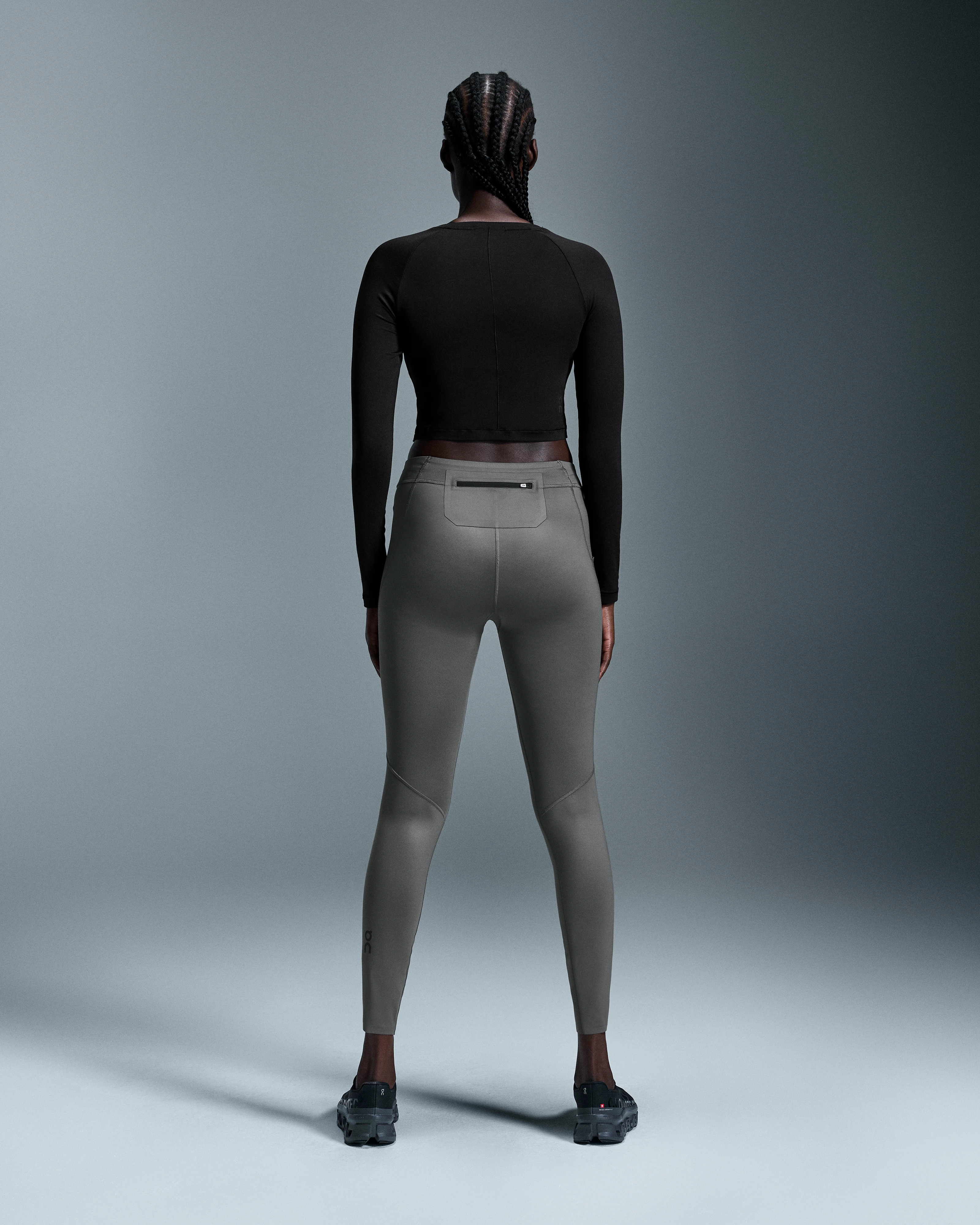 On Studio Long-T Crop Black Femme Hauts et t-shirts