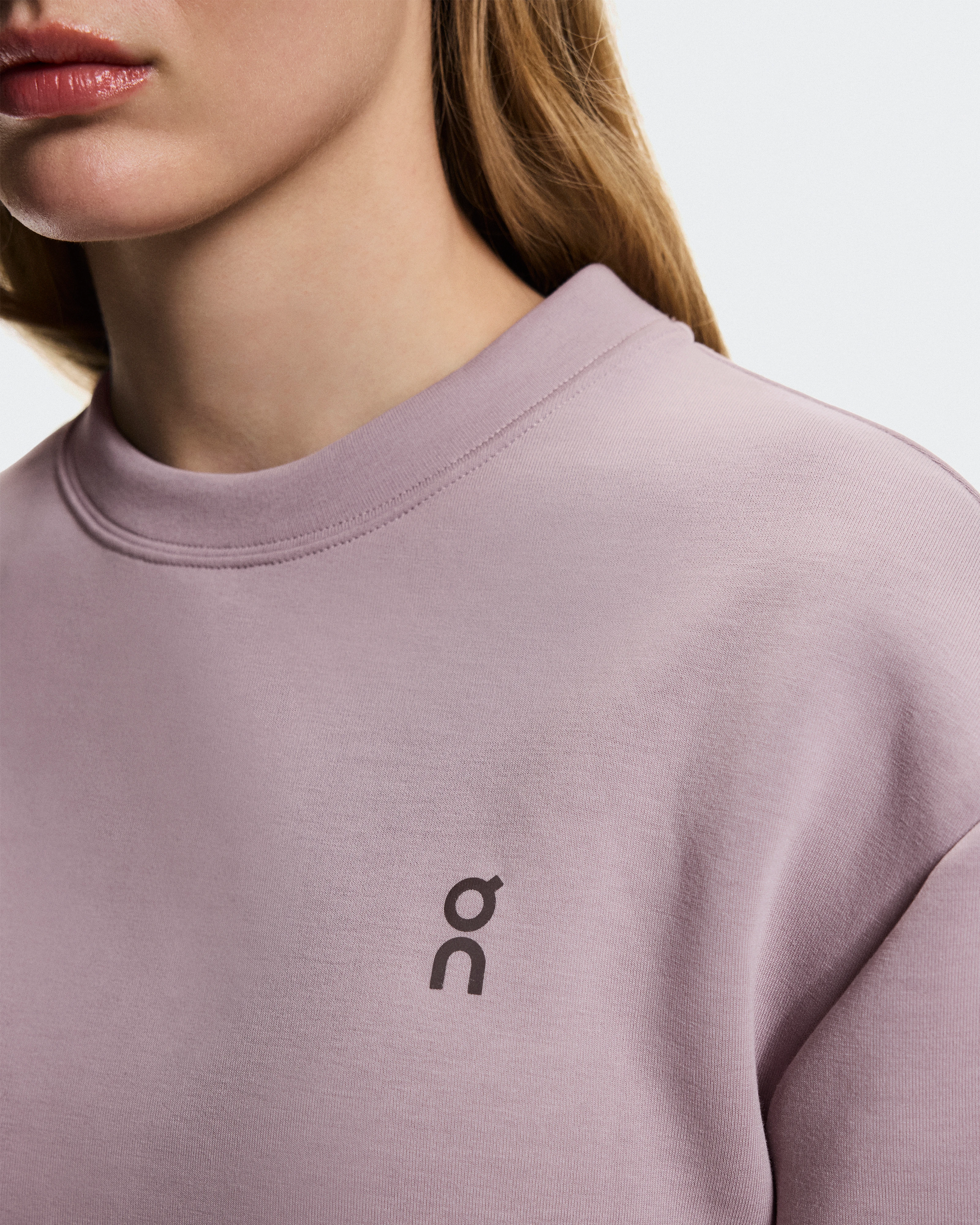 On Focus Tech Crew Heron Femme Sweats à capuche et sweats