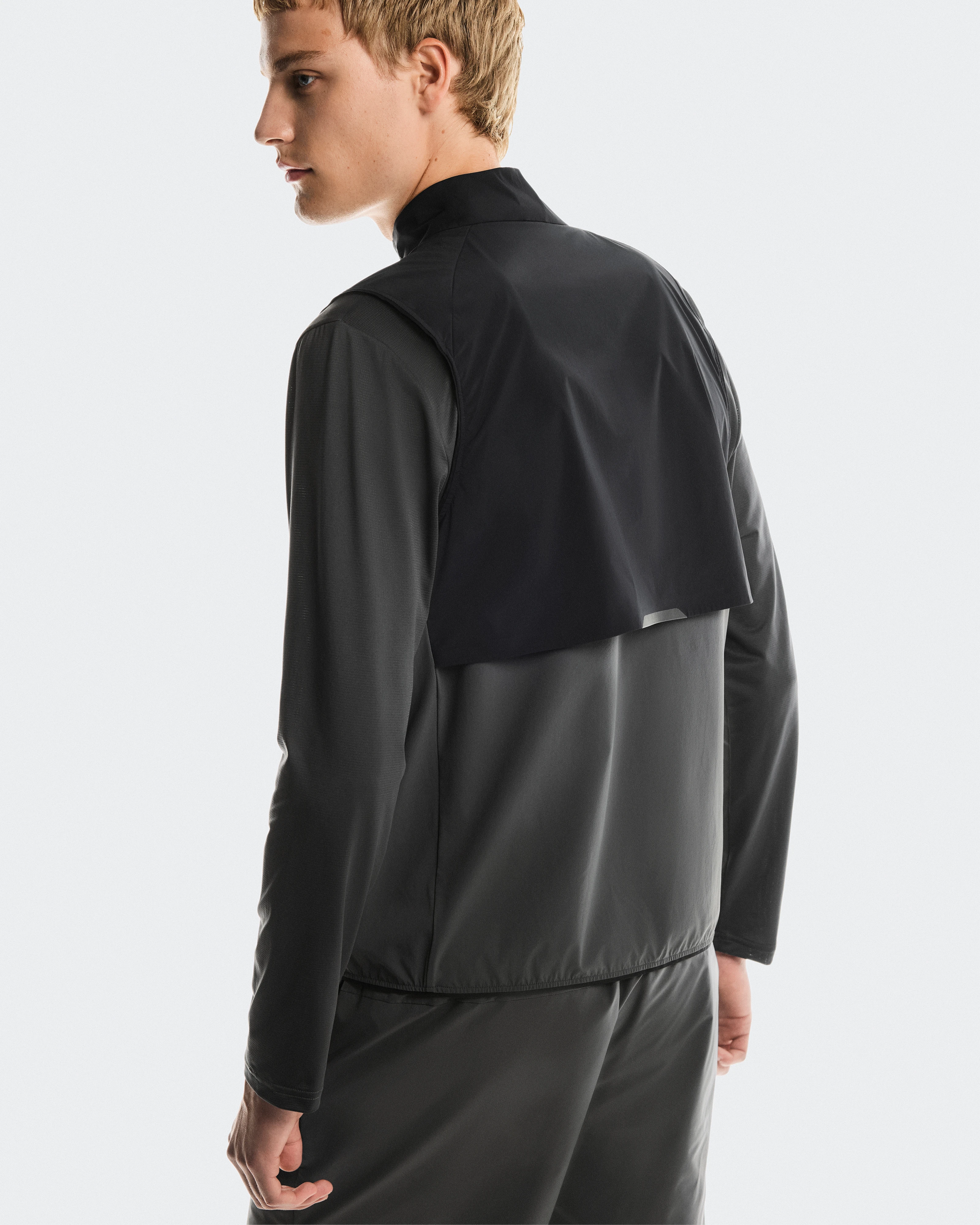 On Weather Vest Black & Eclipse Homme Vestes