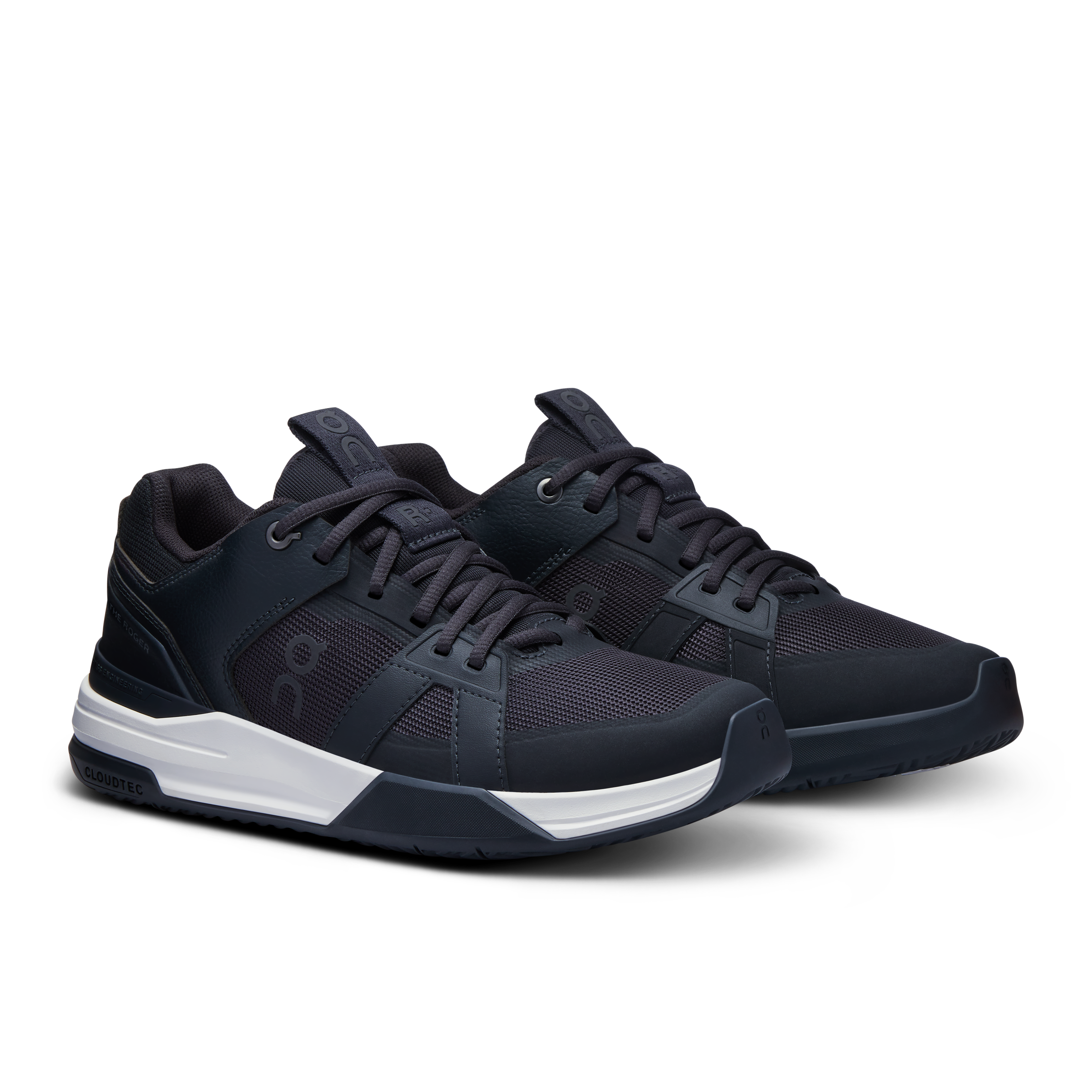 On THE ROGER Clubhouse Pro Black & White Femme Tennis Chaussures
