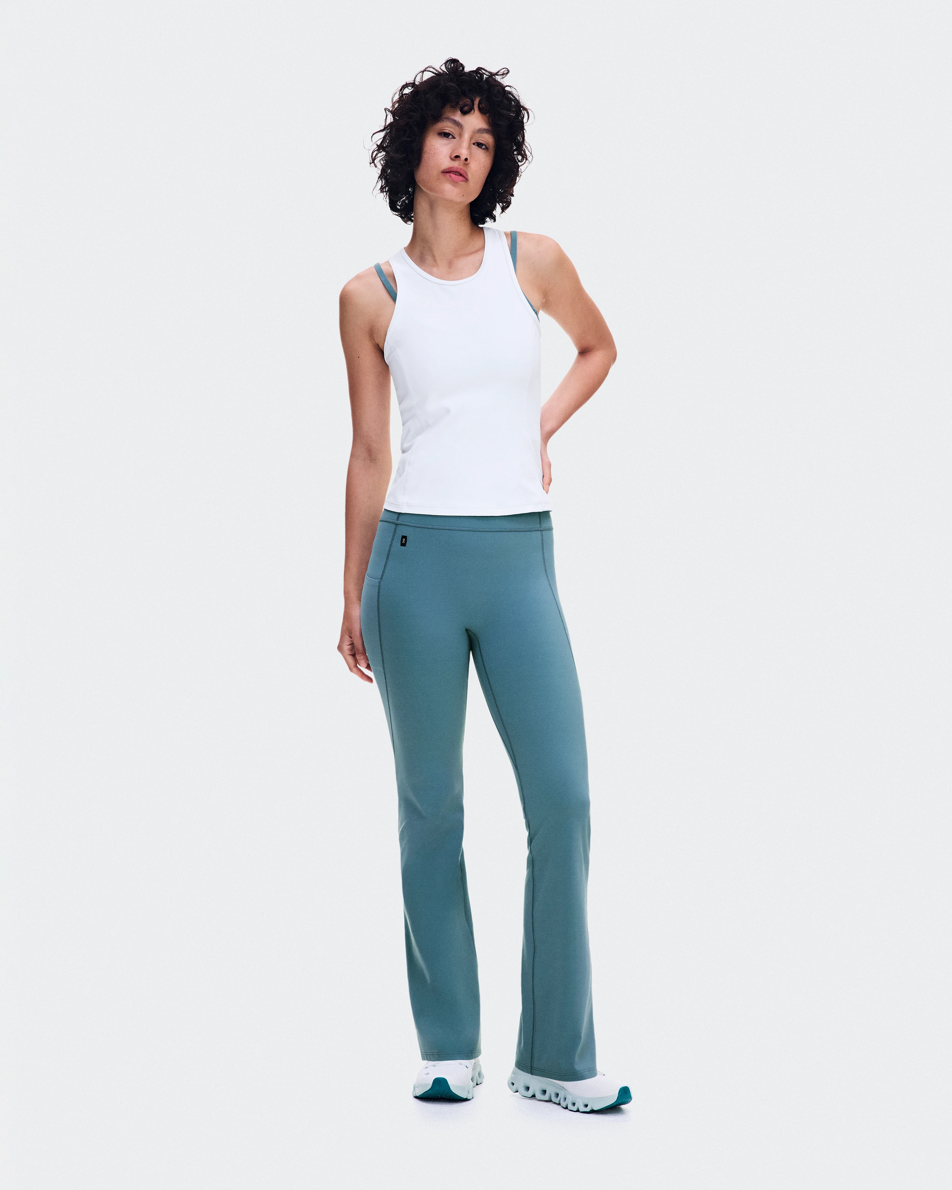 On Studio Tank White Femme Hauts et t-shirts
