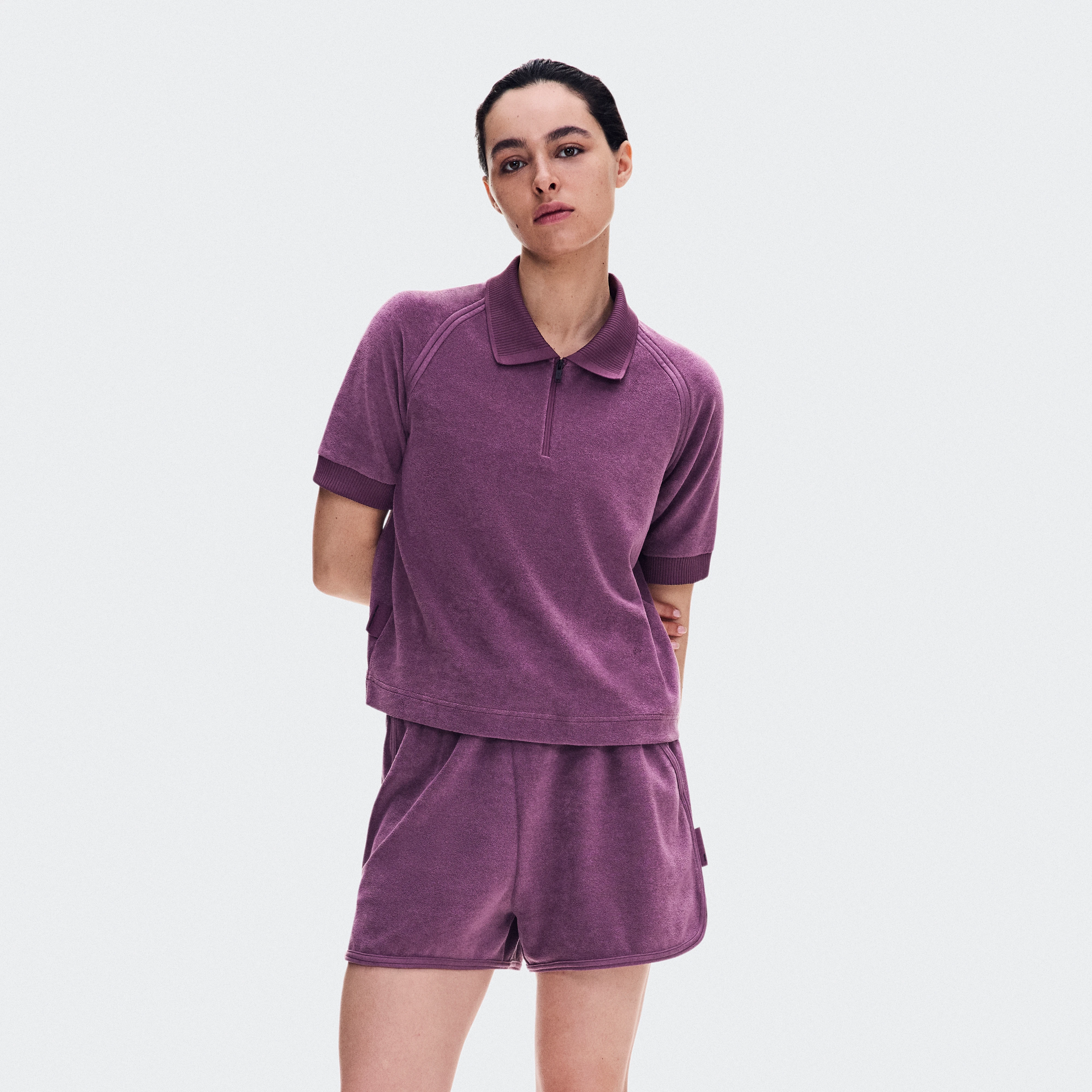 On Courtside Polo Terry Cassis Femme – Tribunes, quotidien Active Life Hauts et t-shirts