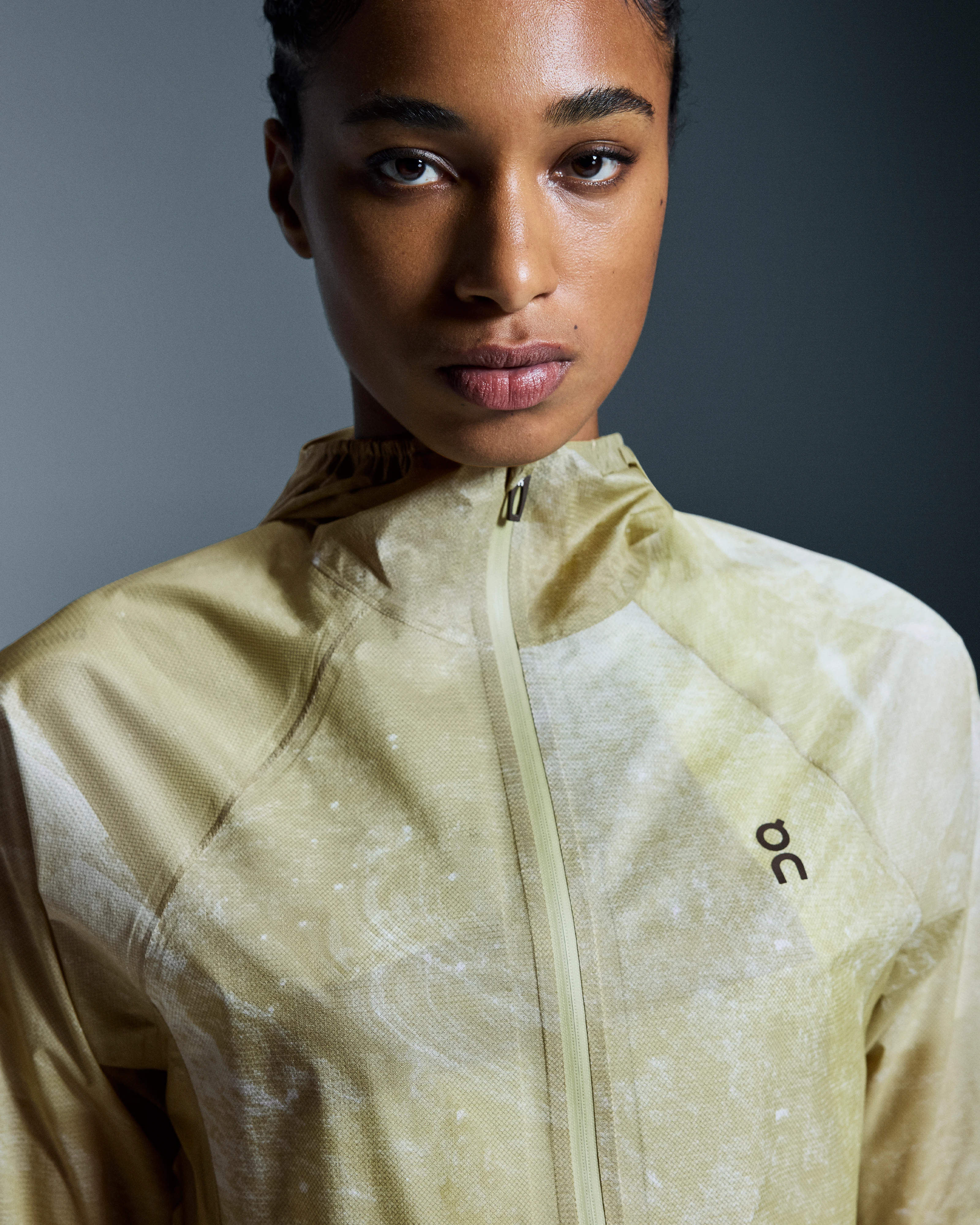 On Ultra Jacket White & Caper Femme Vestes