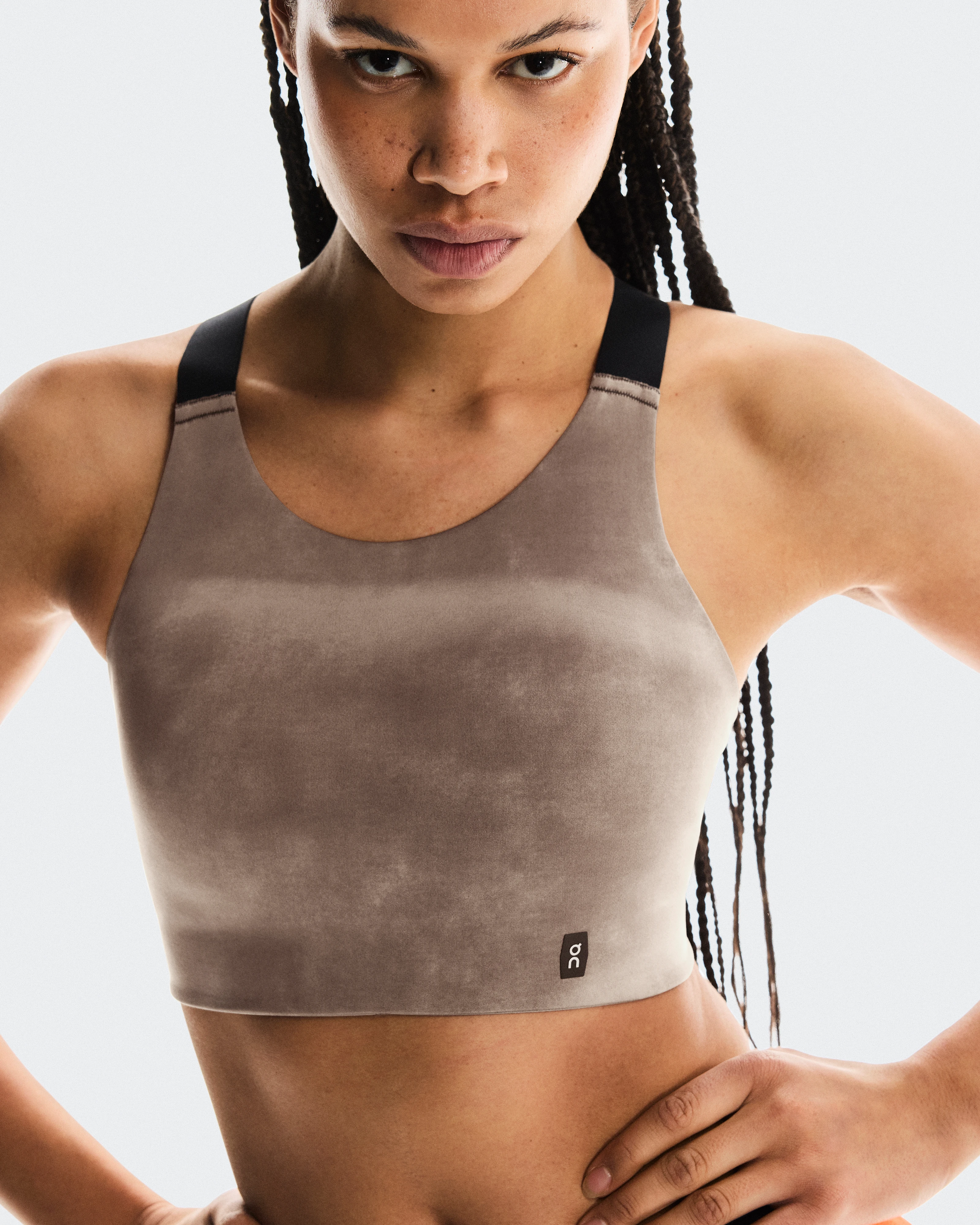 On Performance Bra AOP Cinder & Black Femme Brassières
