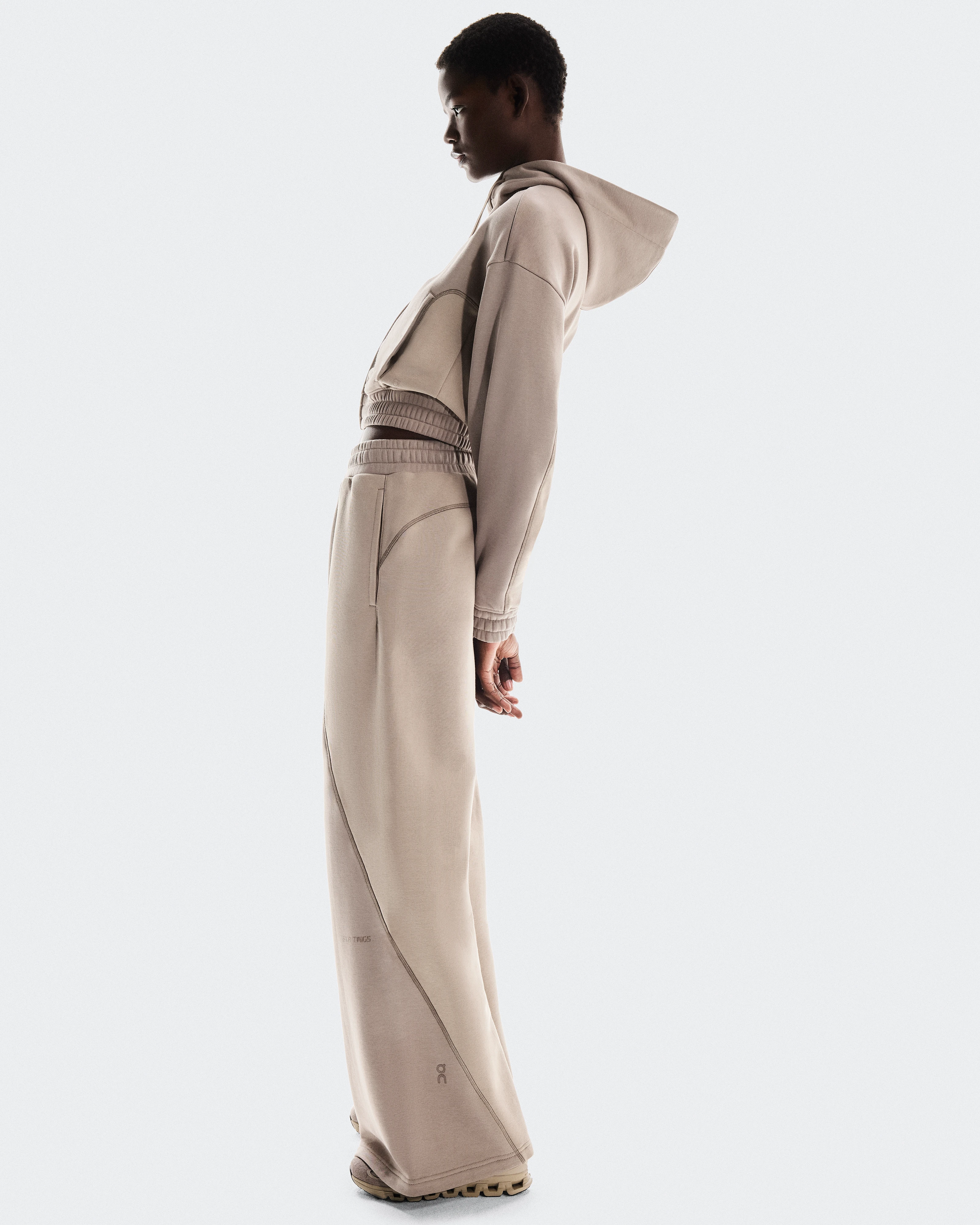 On Club Loose Pants FKA Cinder & Desert Femme Pantalons