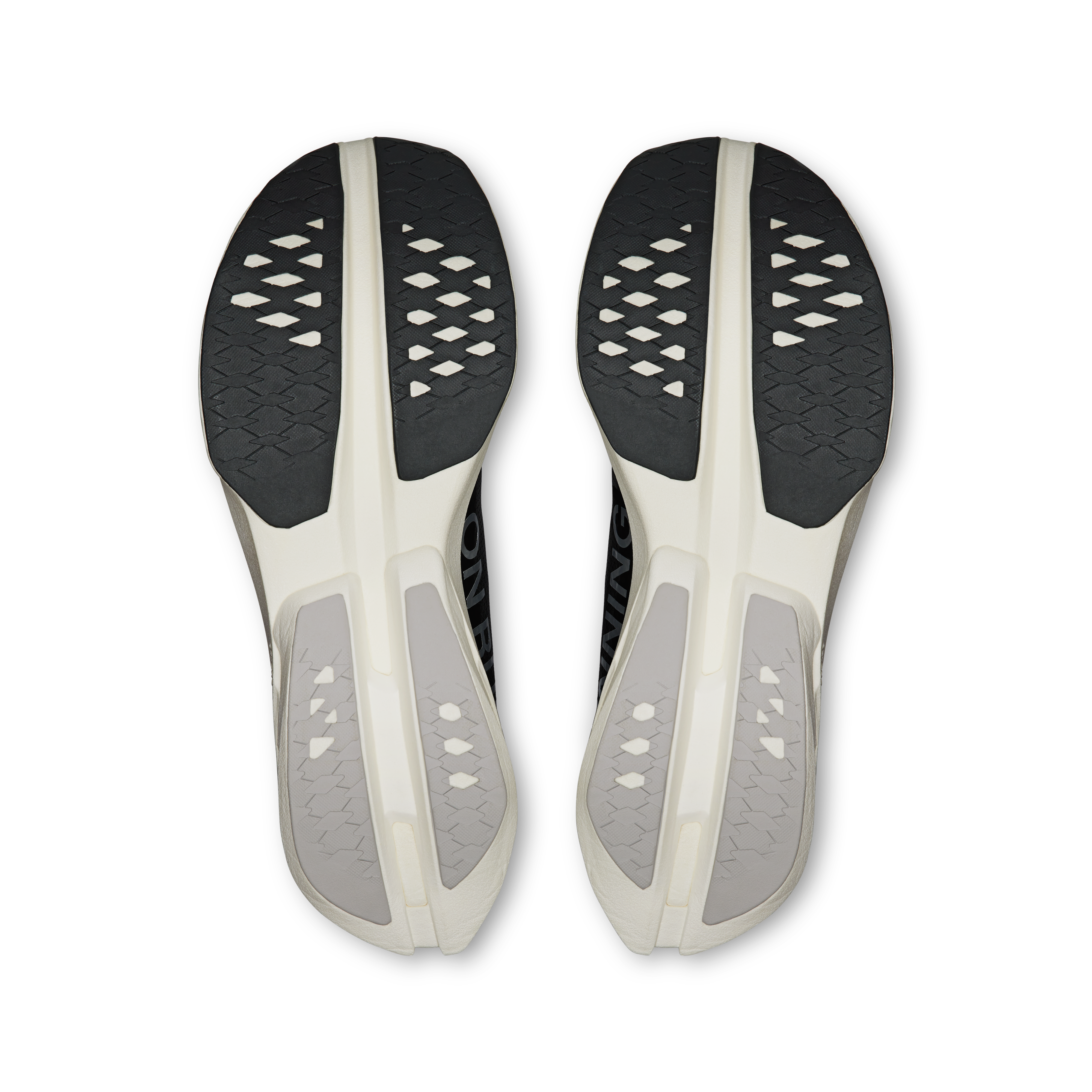 On Cloudboom Strike Black & White Homme Running sur route Chaussures