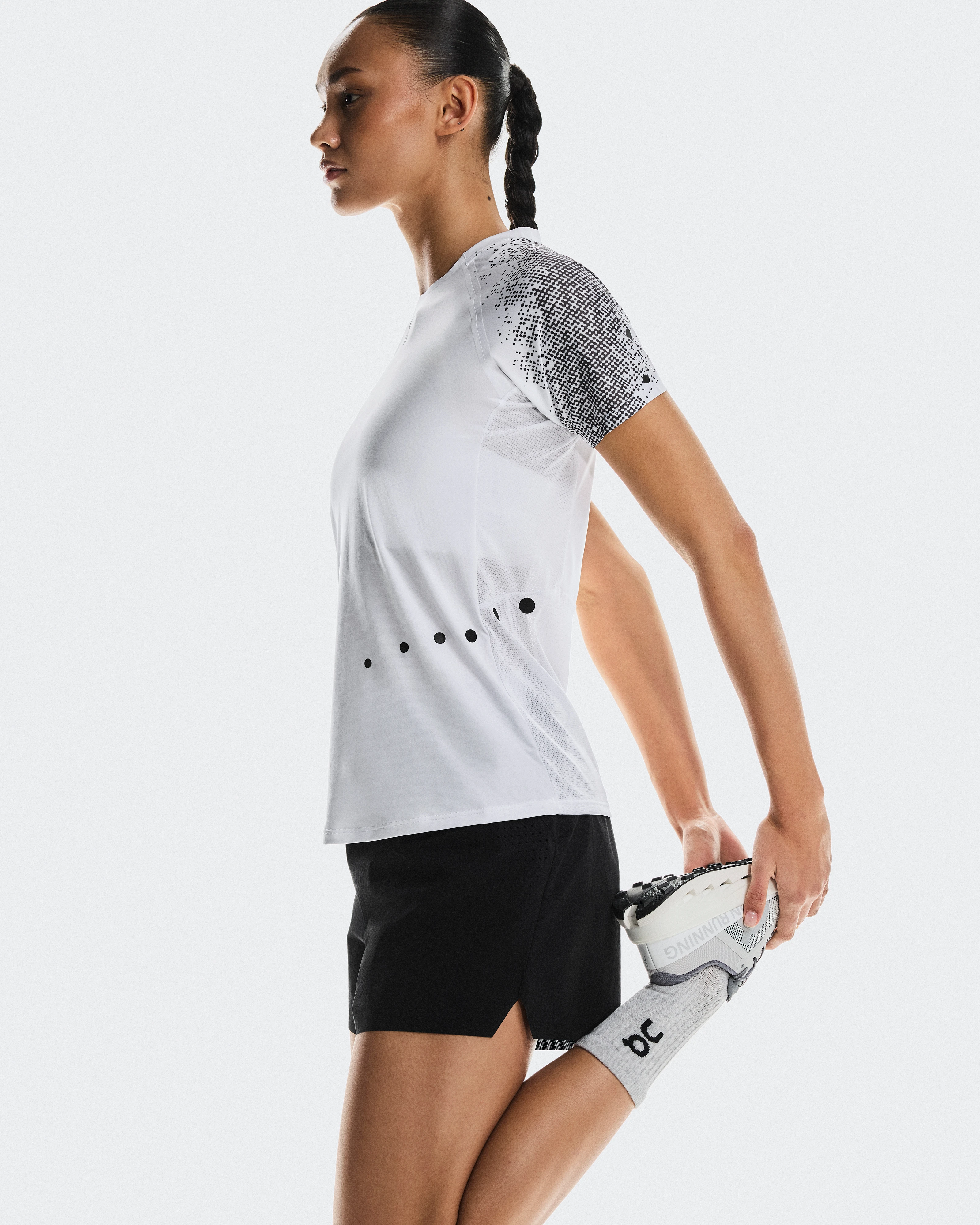 On Ultra Shorts Black Femme Shorts